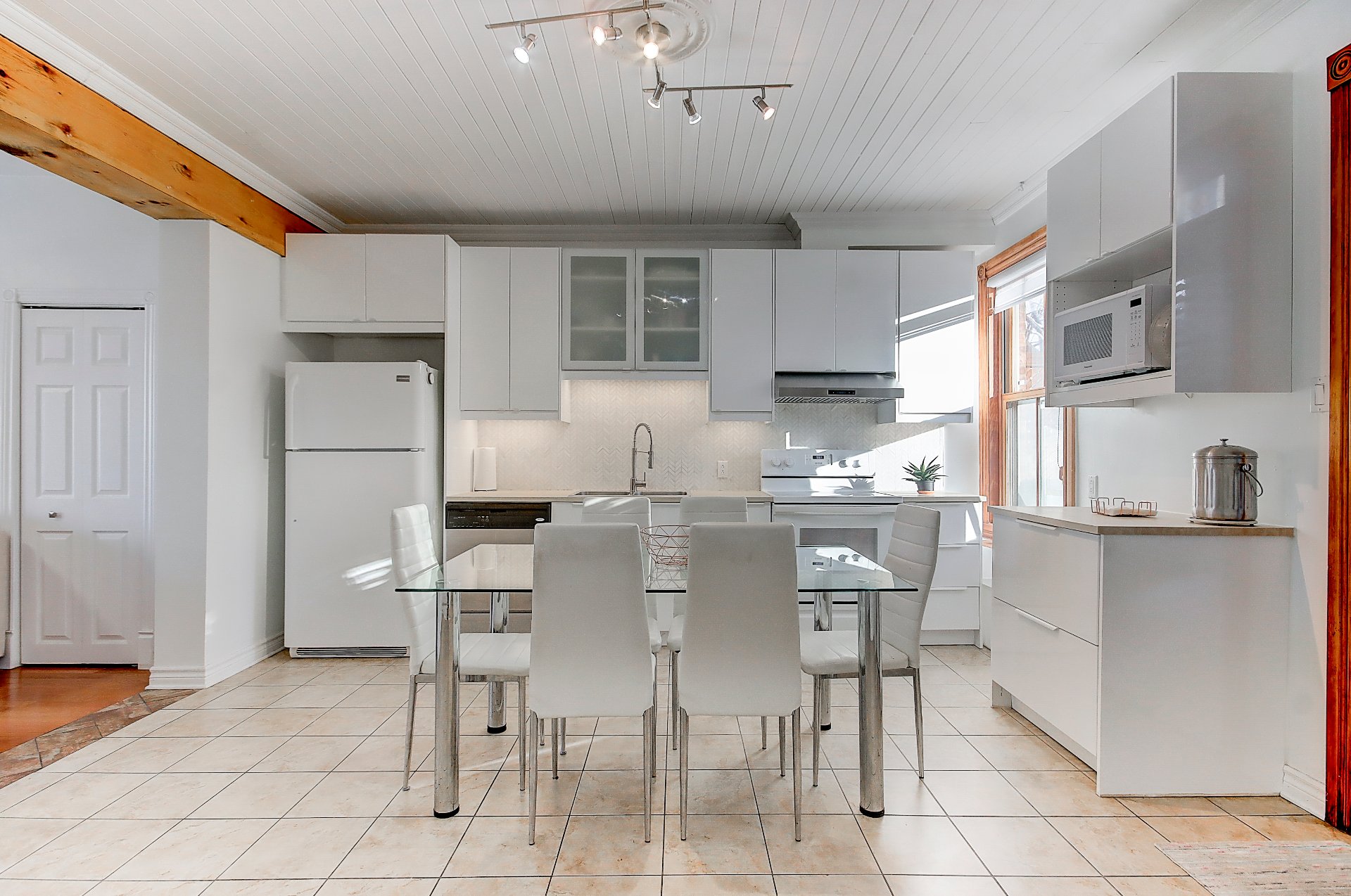 Photo - Kitchen