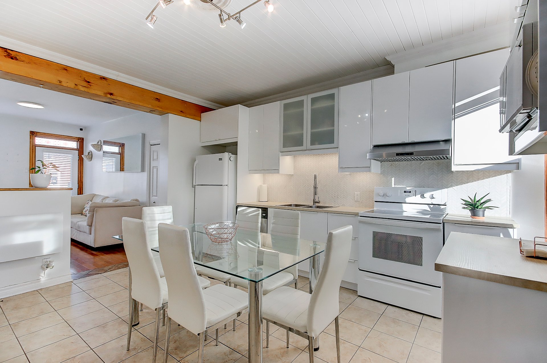 Photo - Dining room