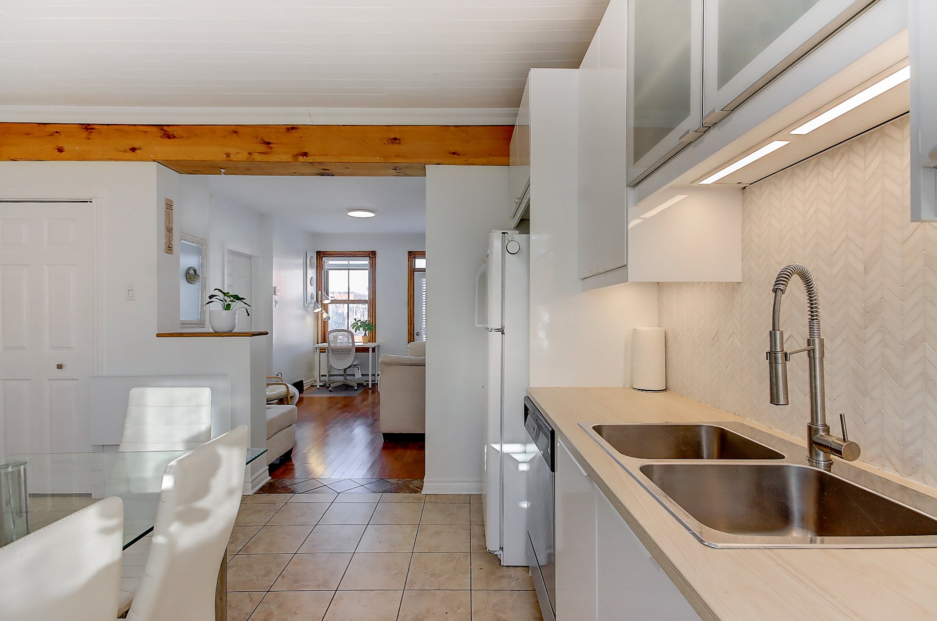Photo - Kitchen