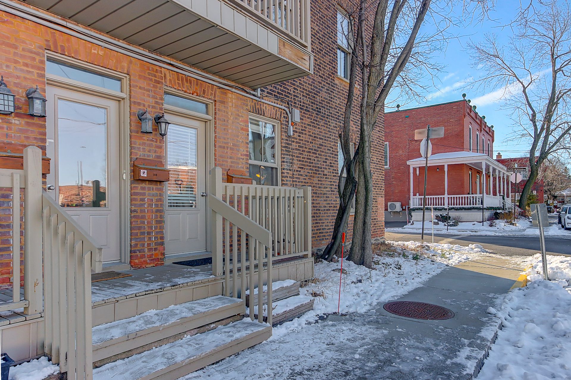 Photo - Frontage