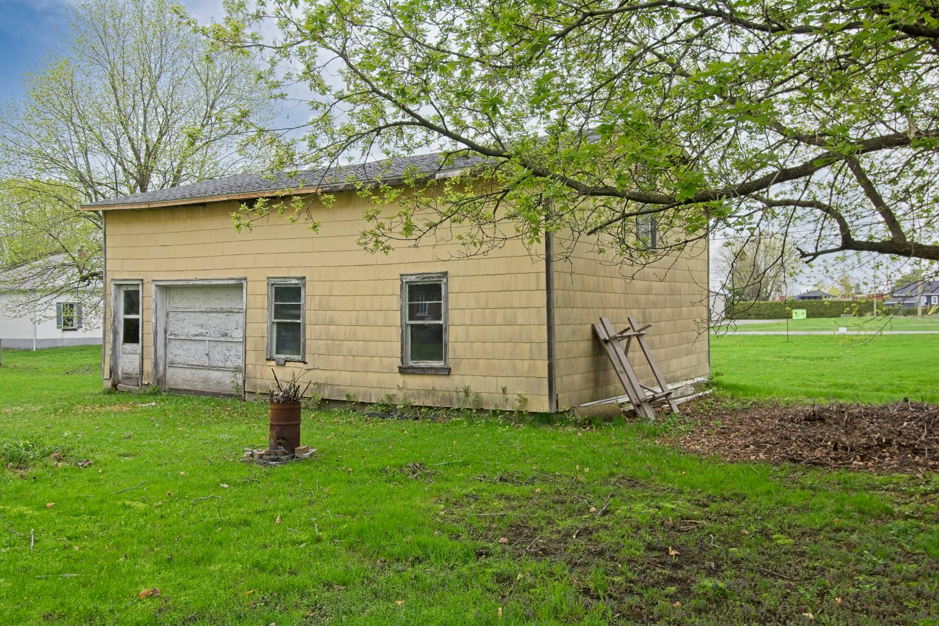 Photo - Garage
