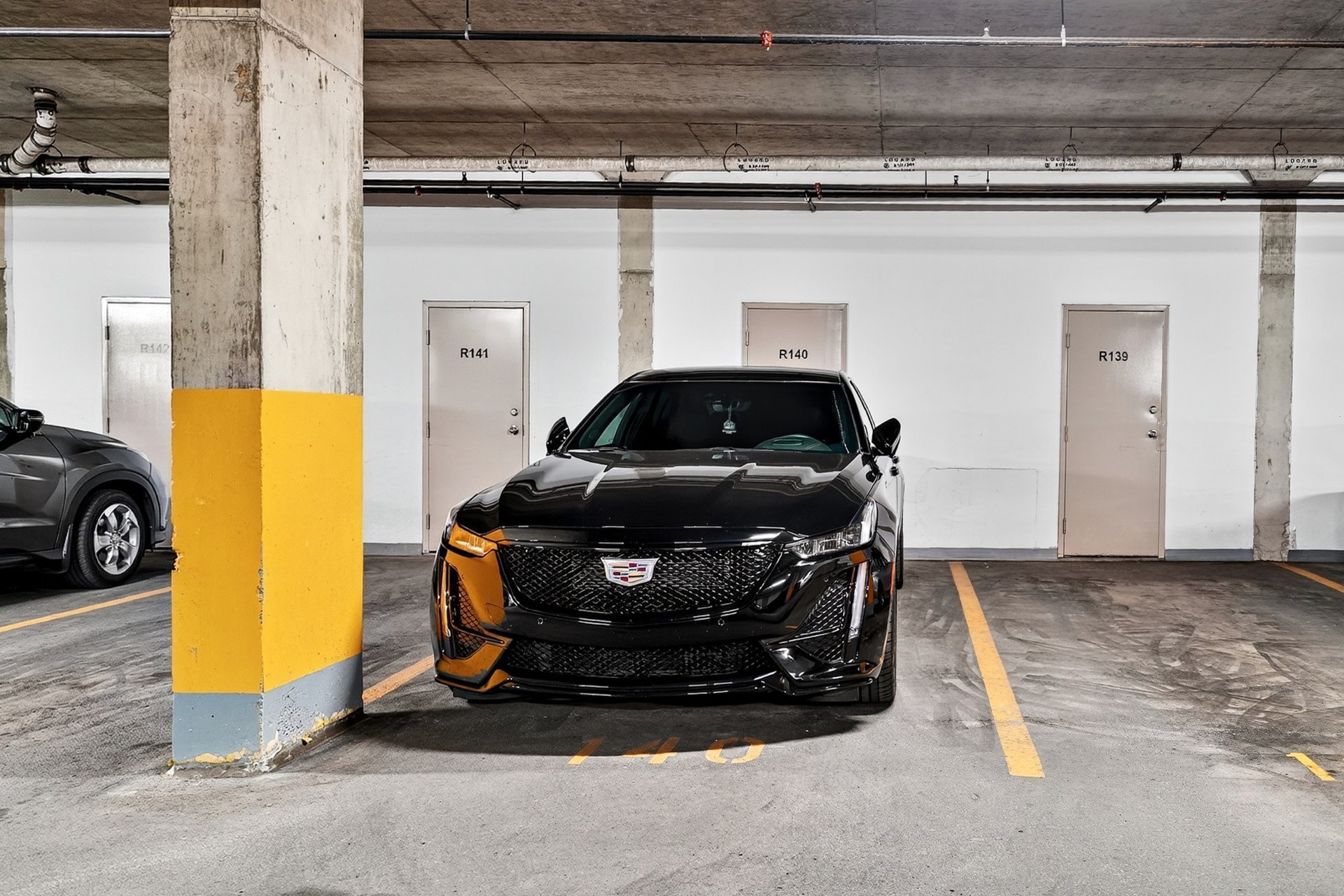 Photo - Garage