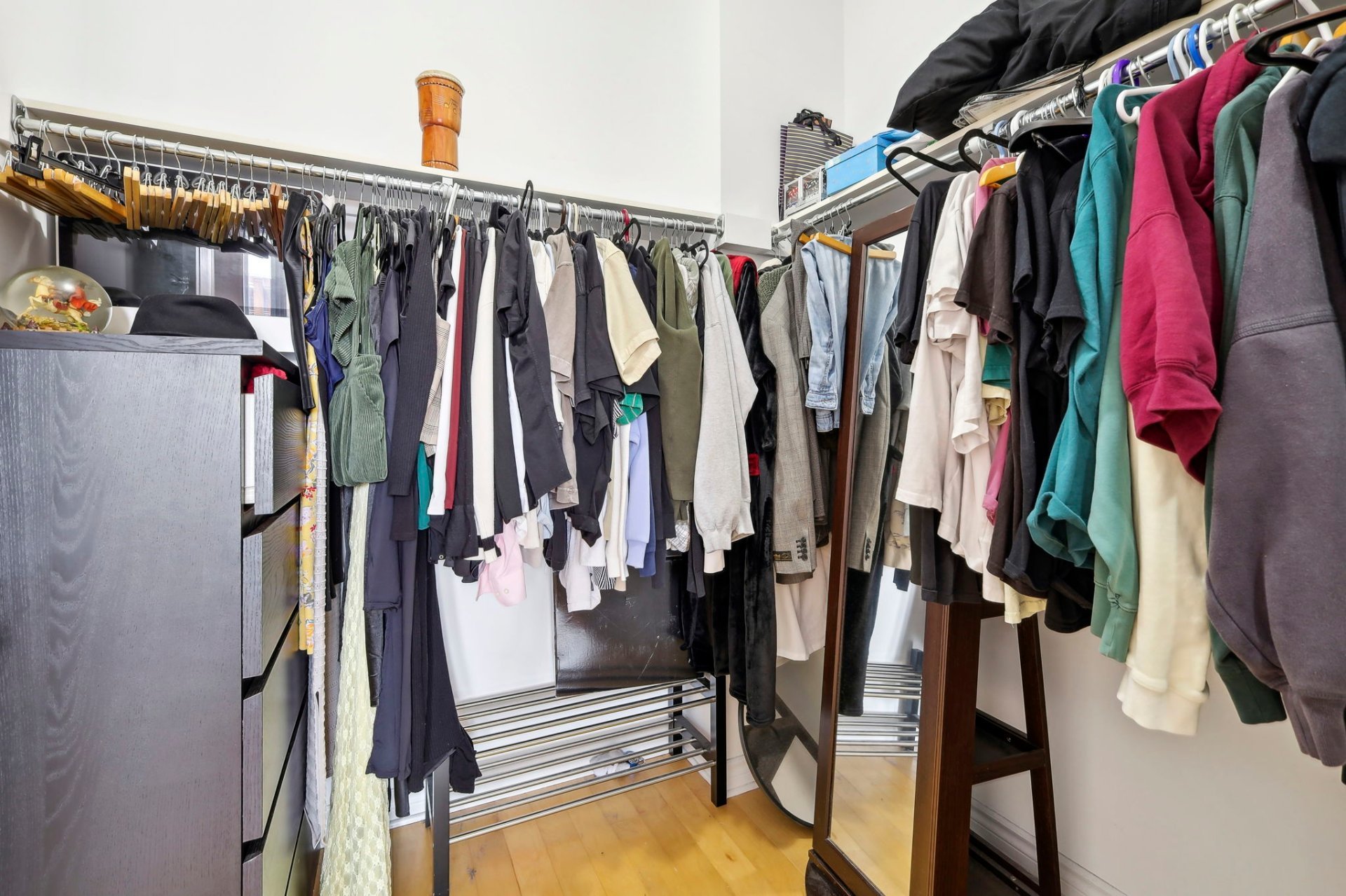 Photo - Walk-in closet