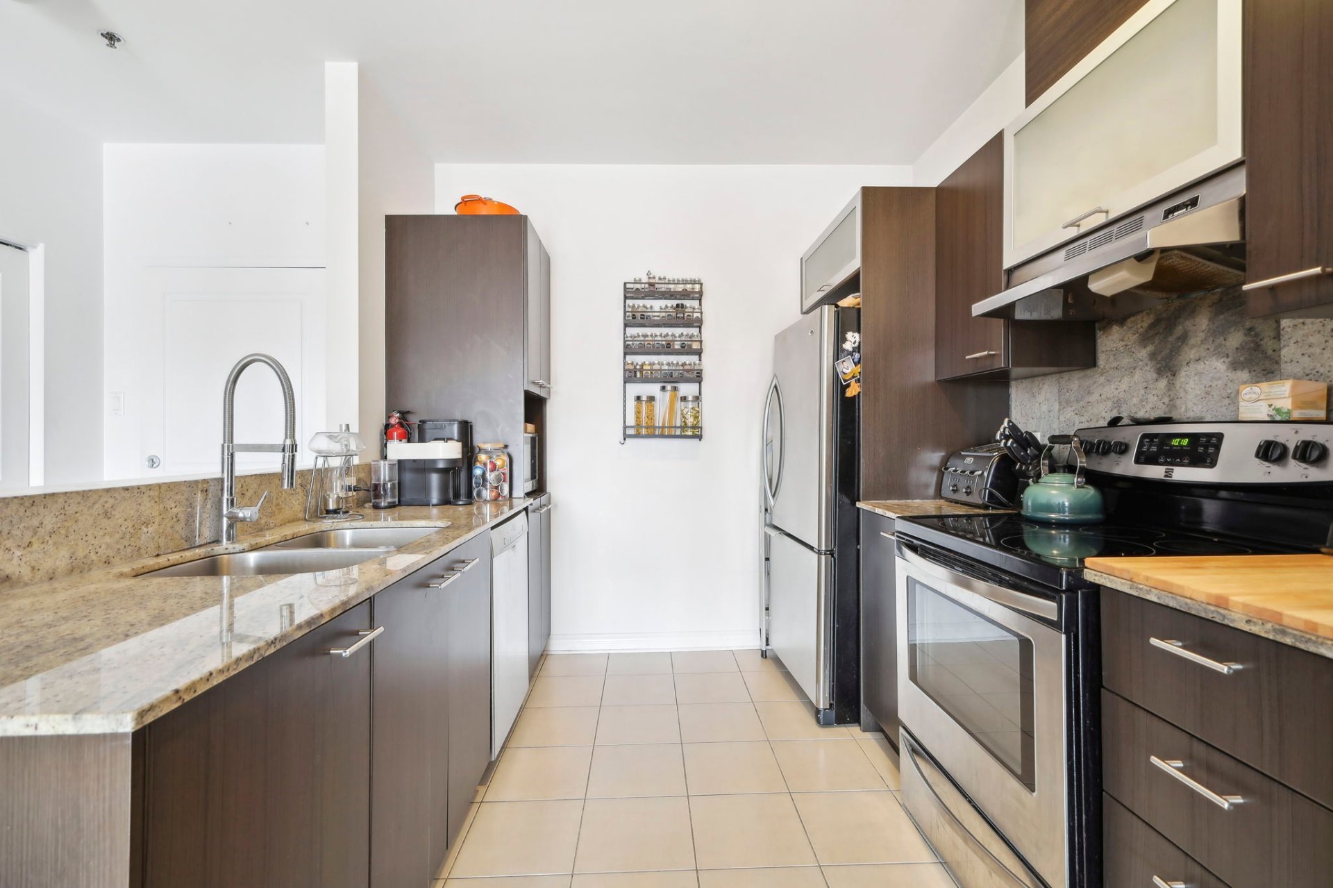 Photo - Kitchen