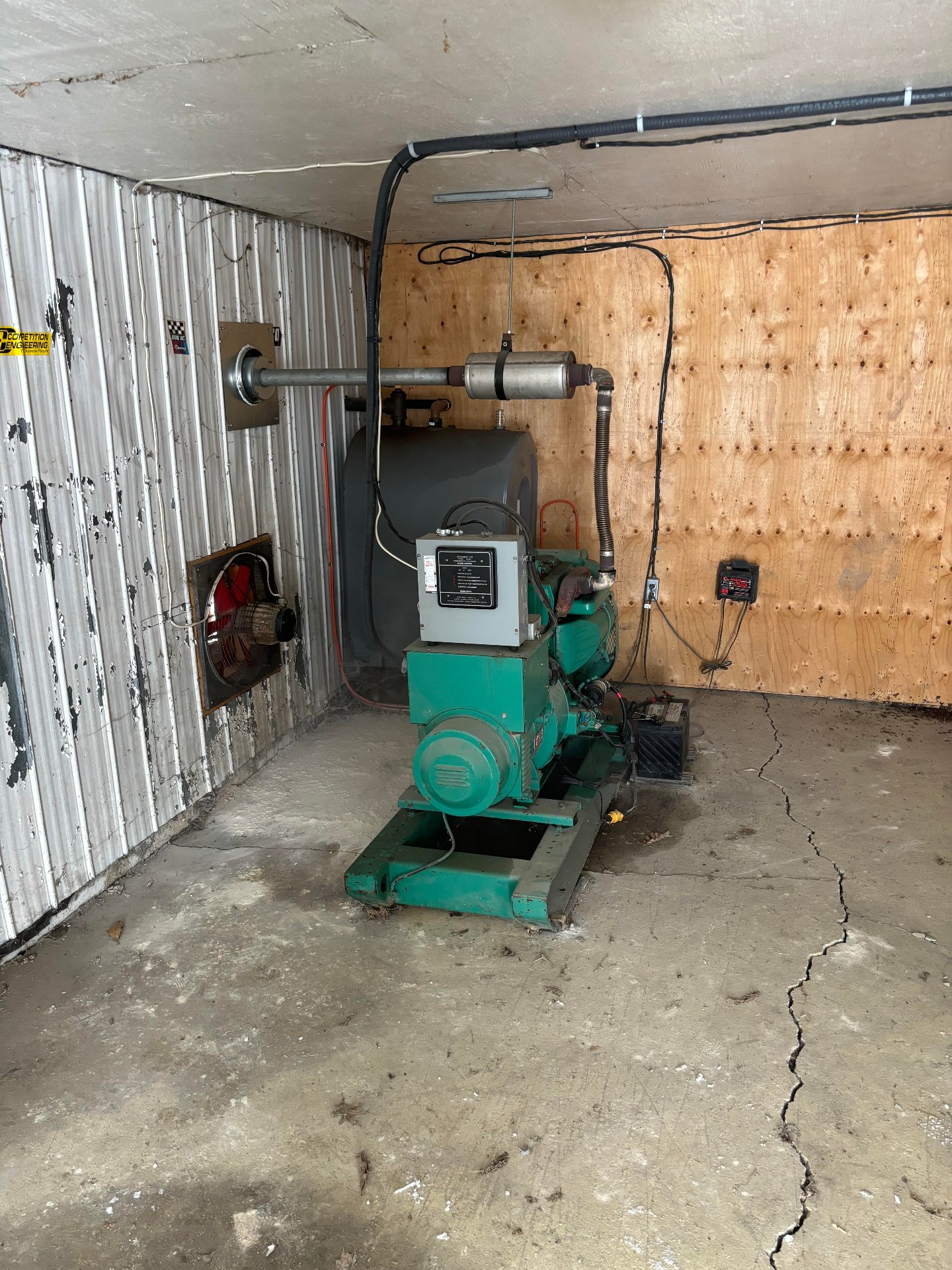 Photo - Garage