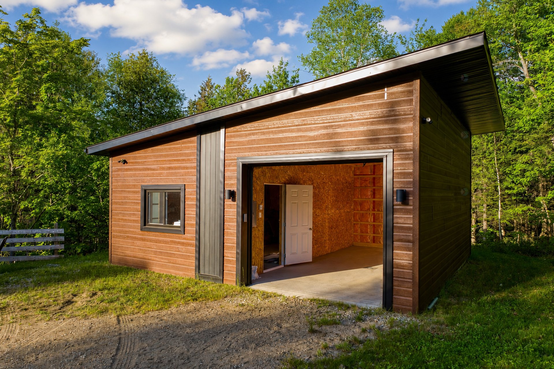 Photo - Garage