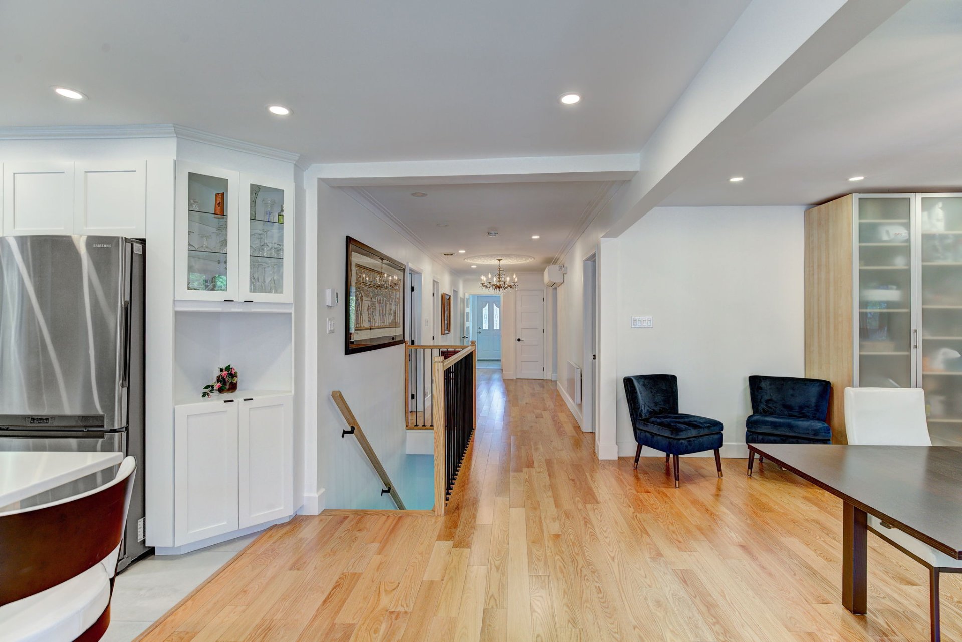 Photo - PASAGEWAY