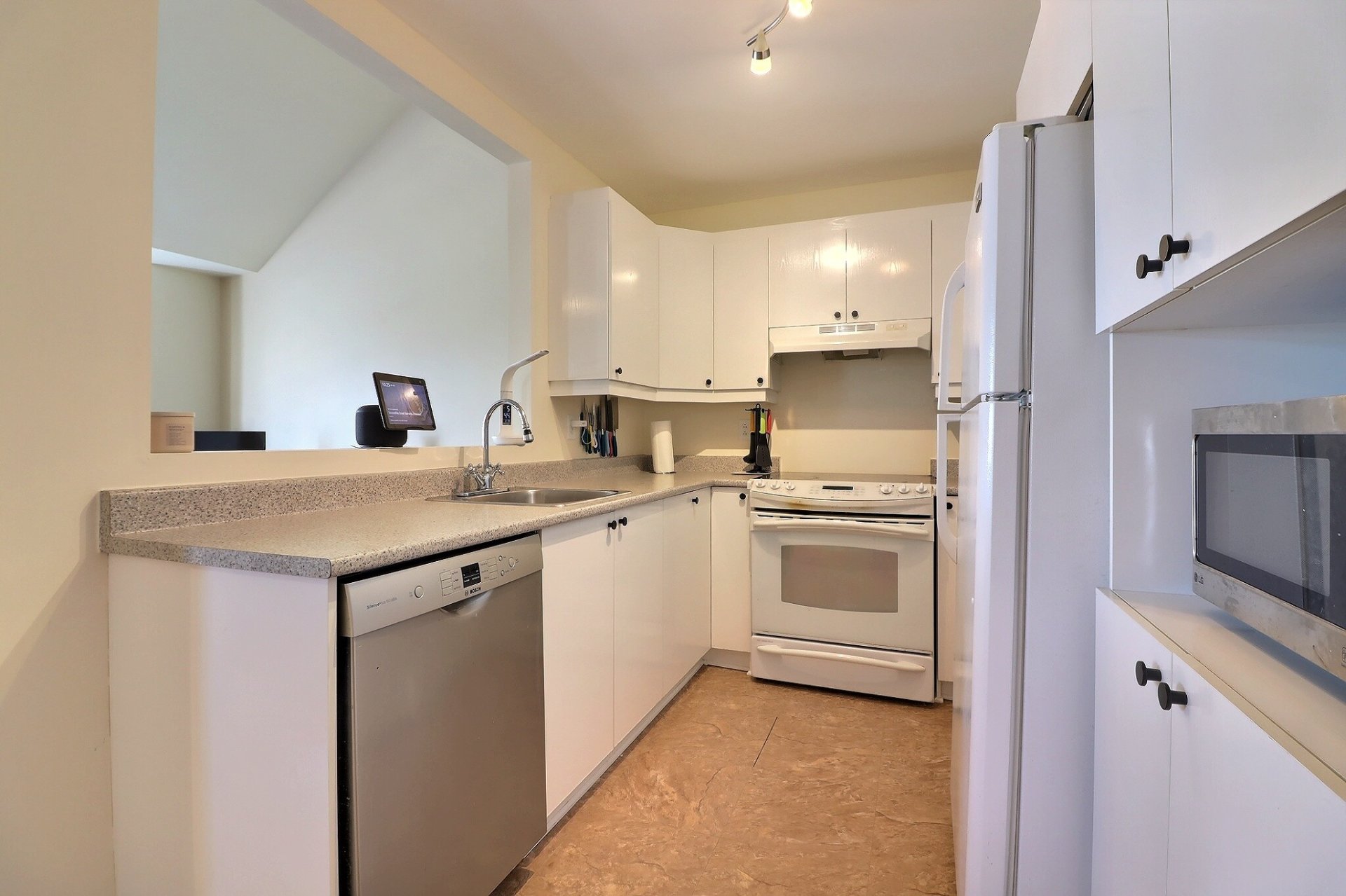 Photo - Kitchen