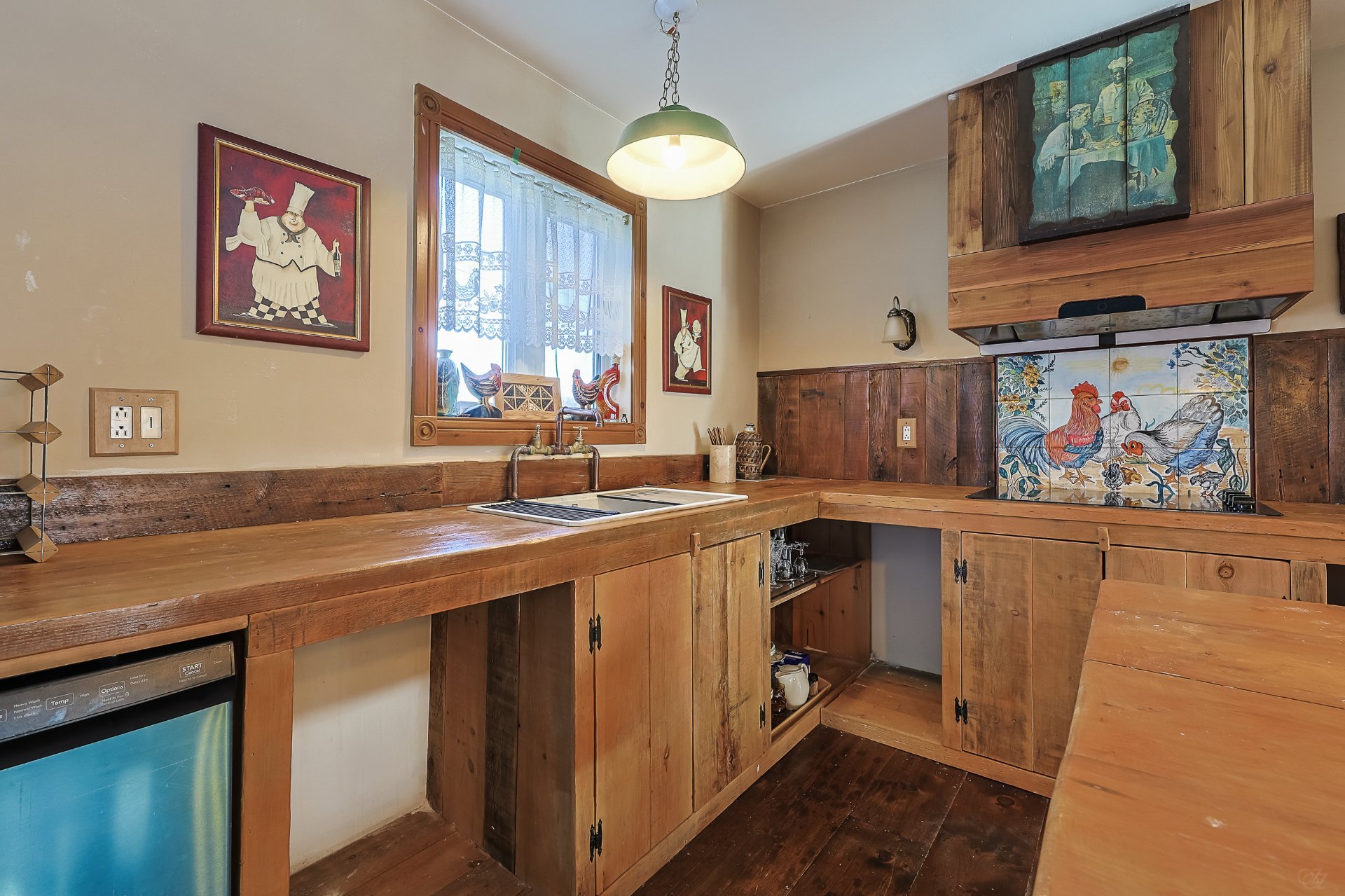 Photo - Kitchen