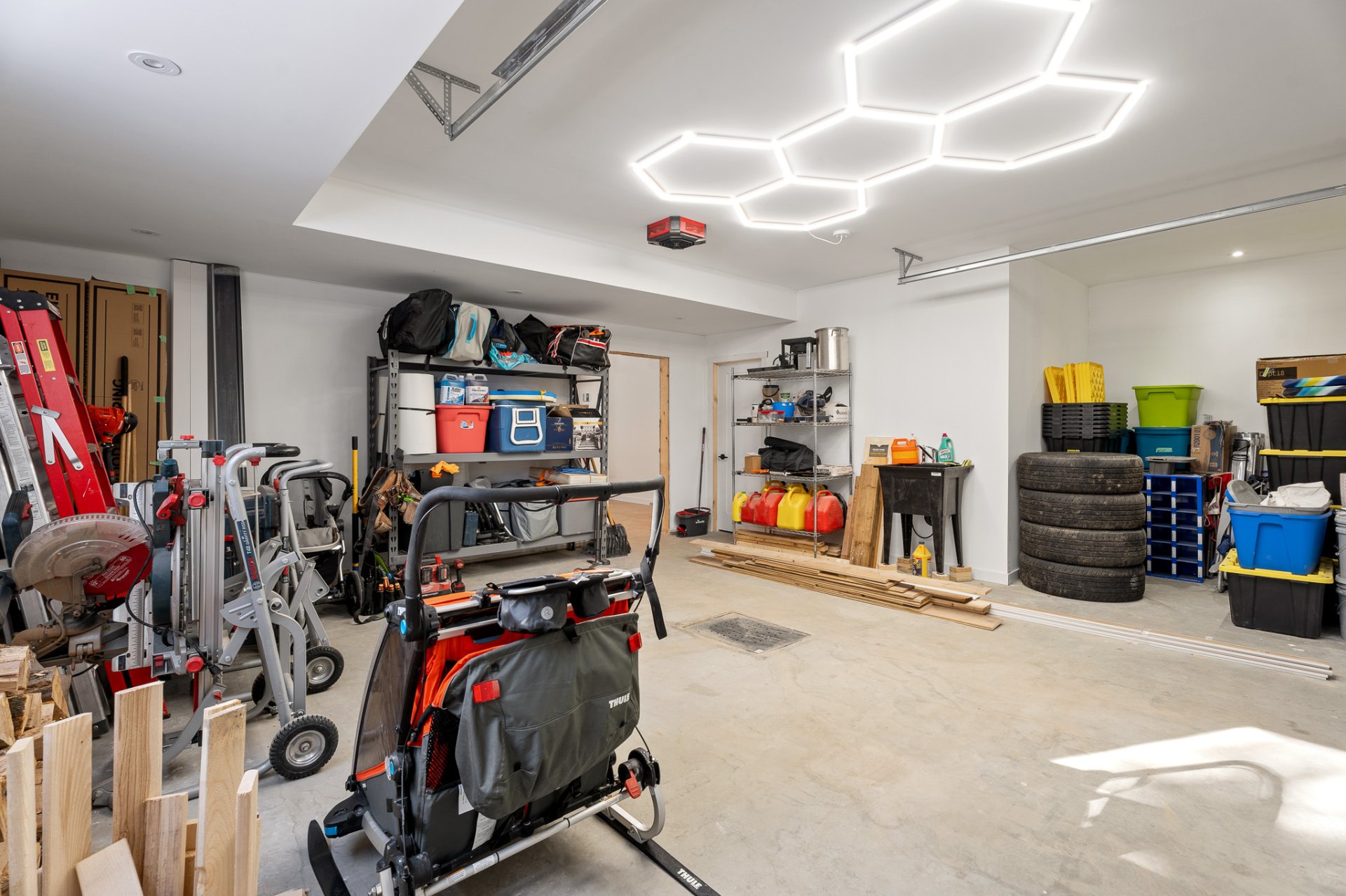 Photo - Garage