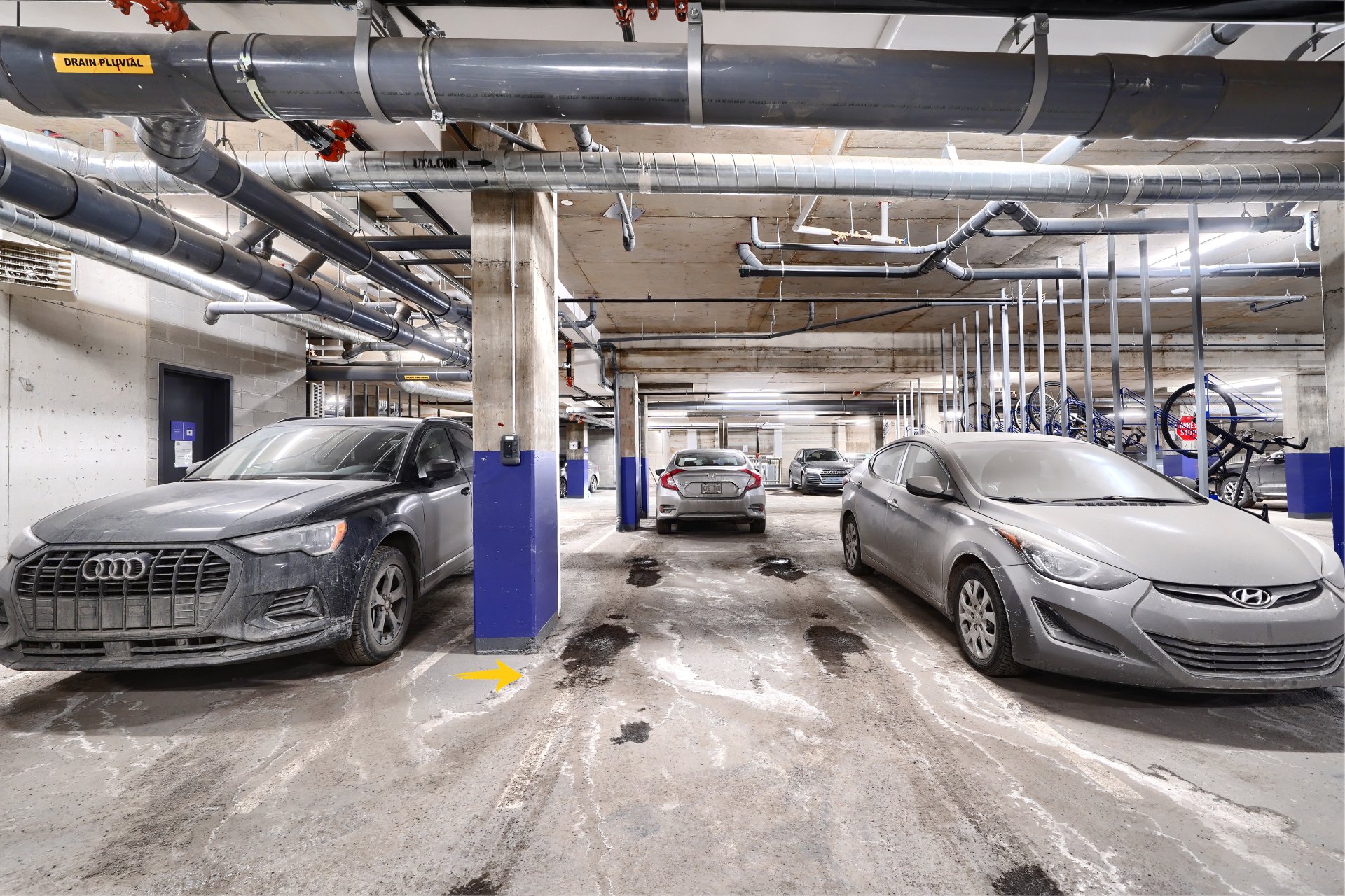 Photo - Garage