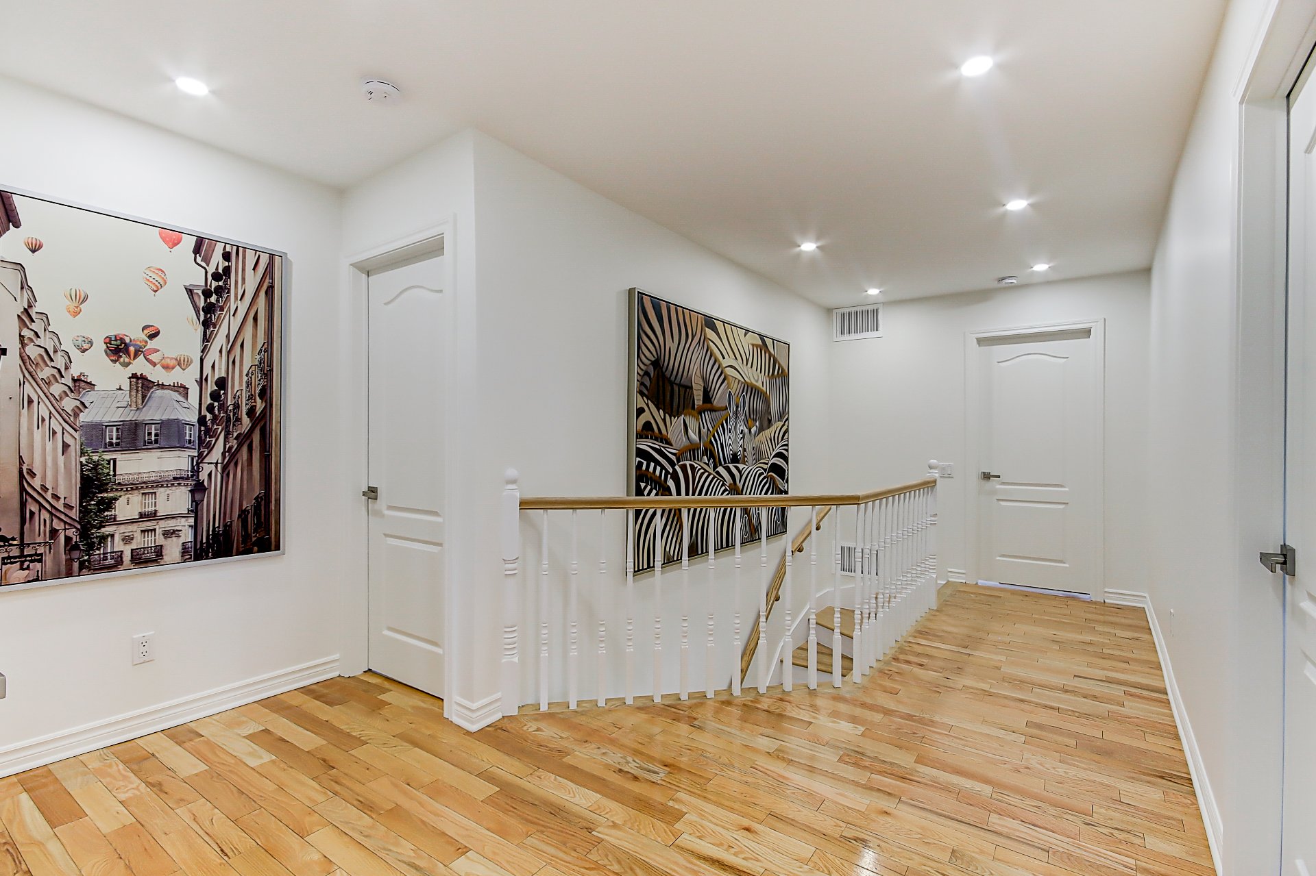 Photo - PASAGEWAY