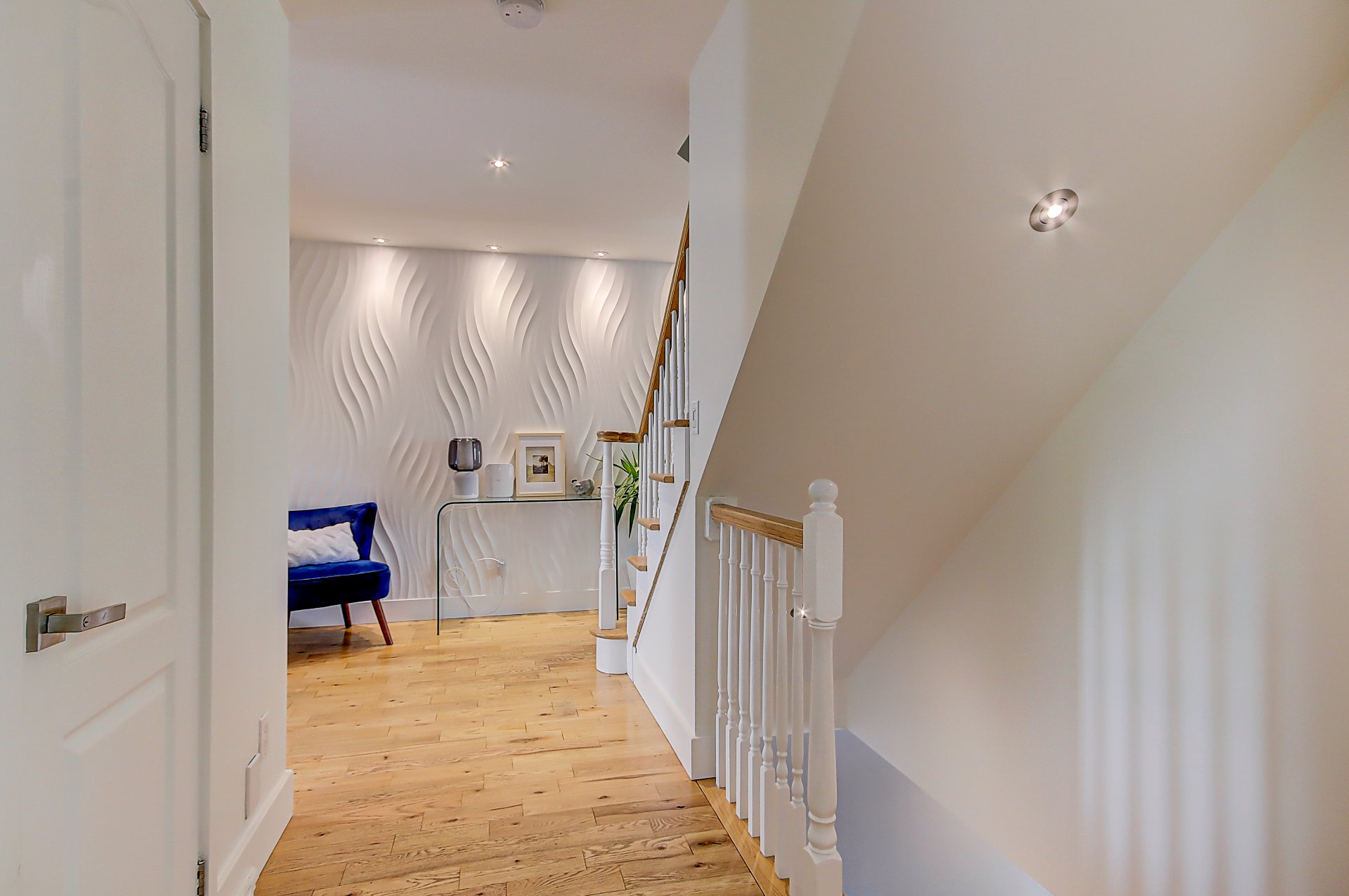 Photo - PASAGEWAY
