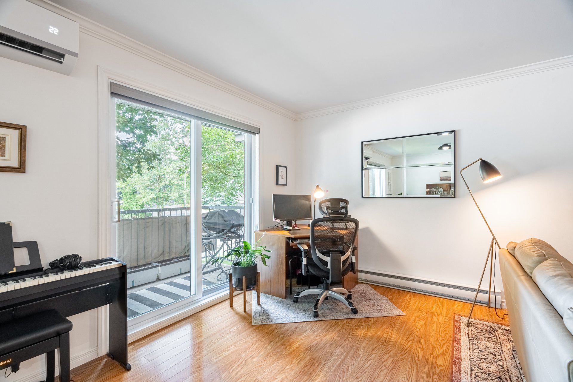 Photo - Office