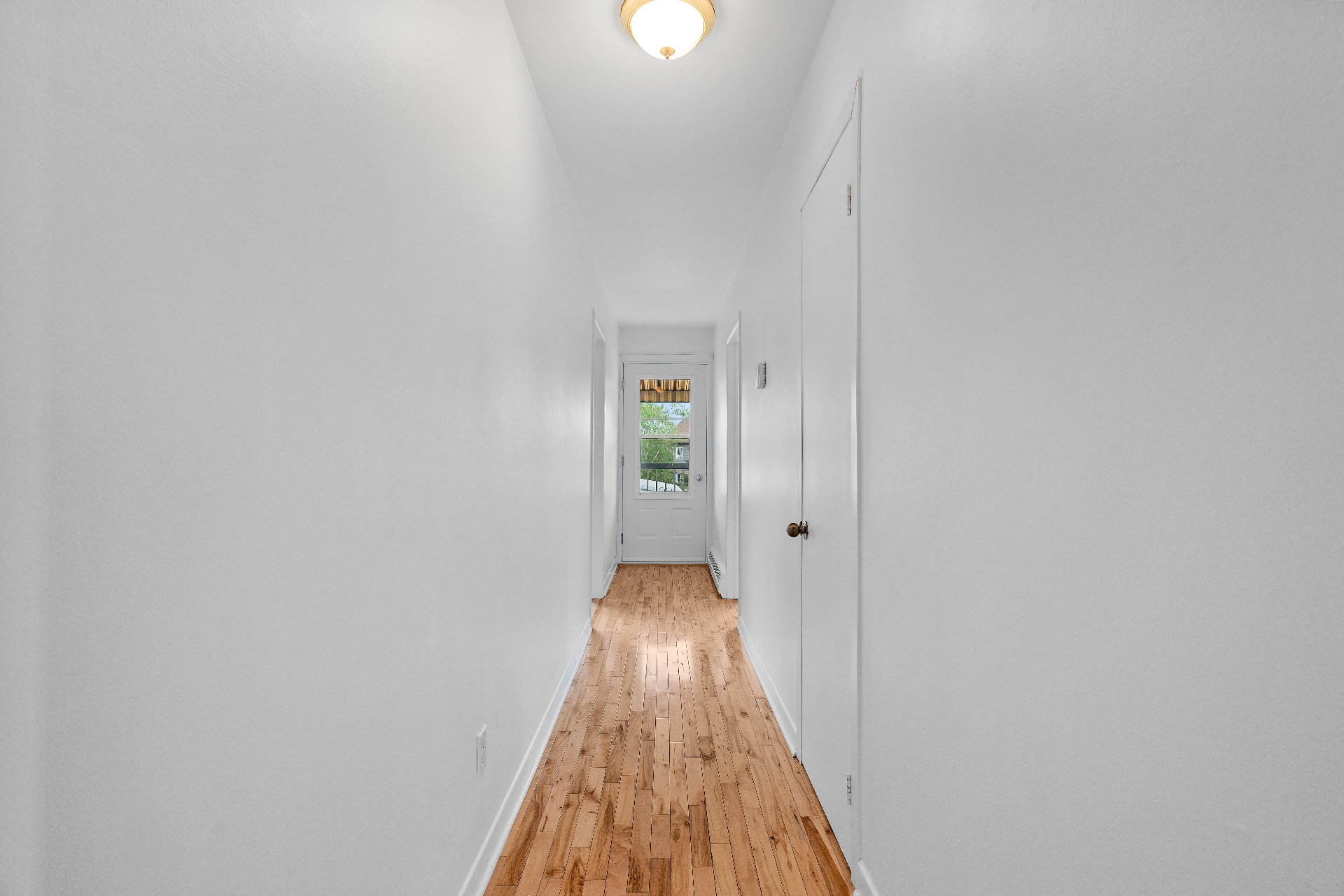 Photo - PASAGEWAY