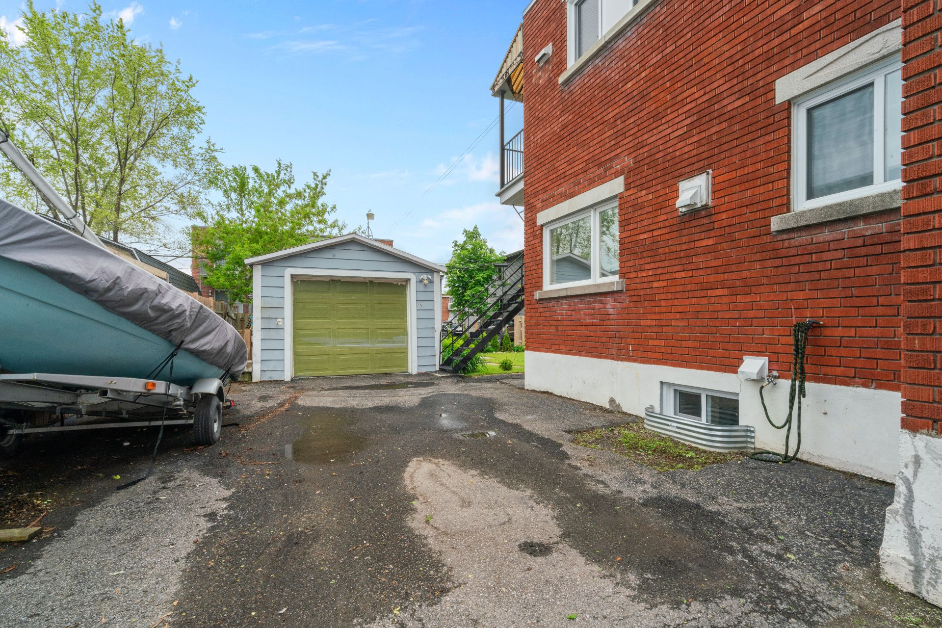 Photo - Garage