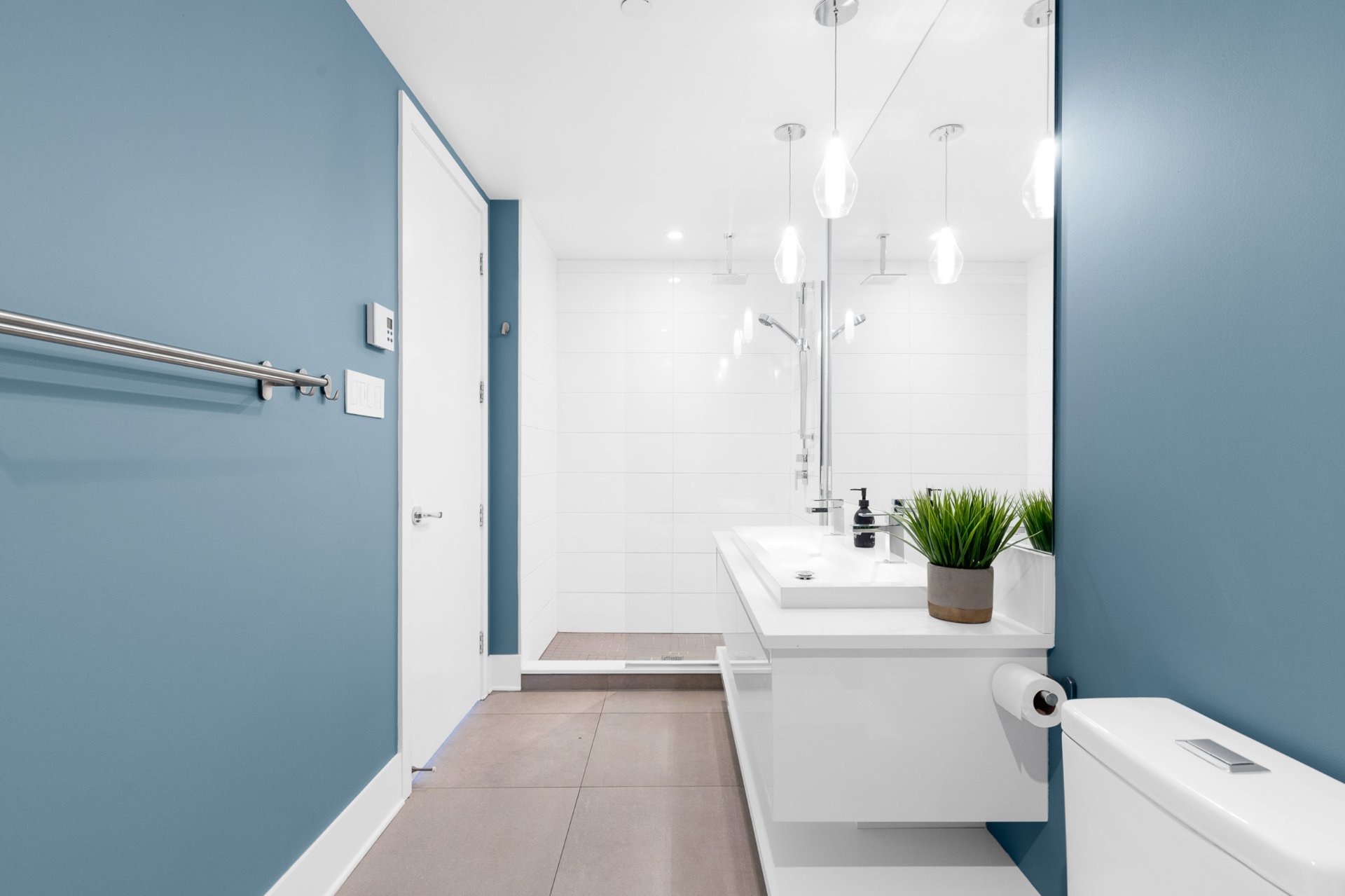 Salle de bains attenante à la CCP