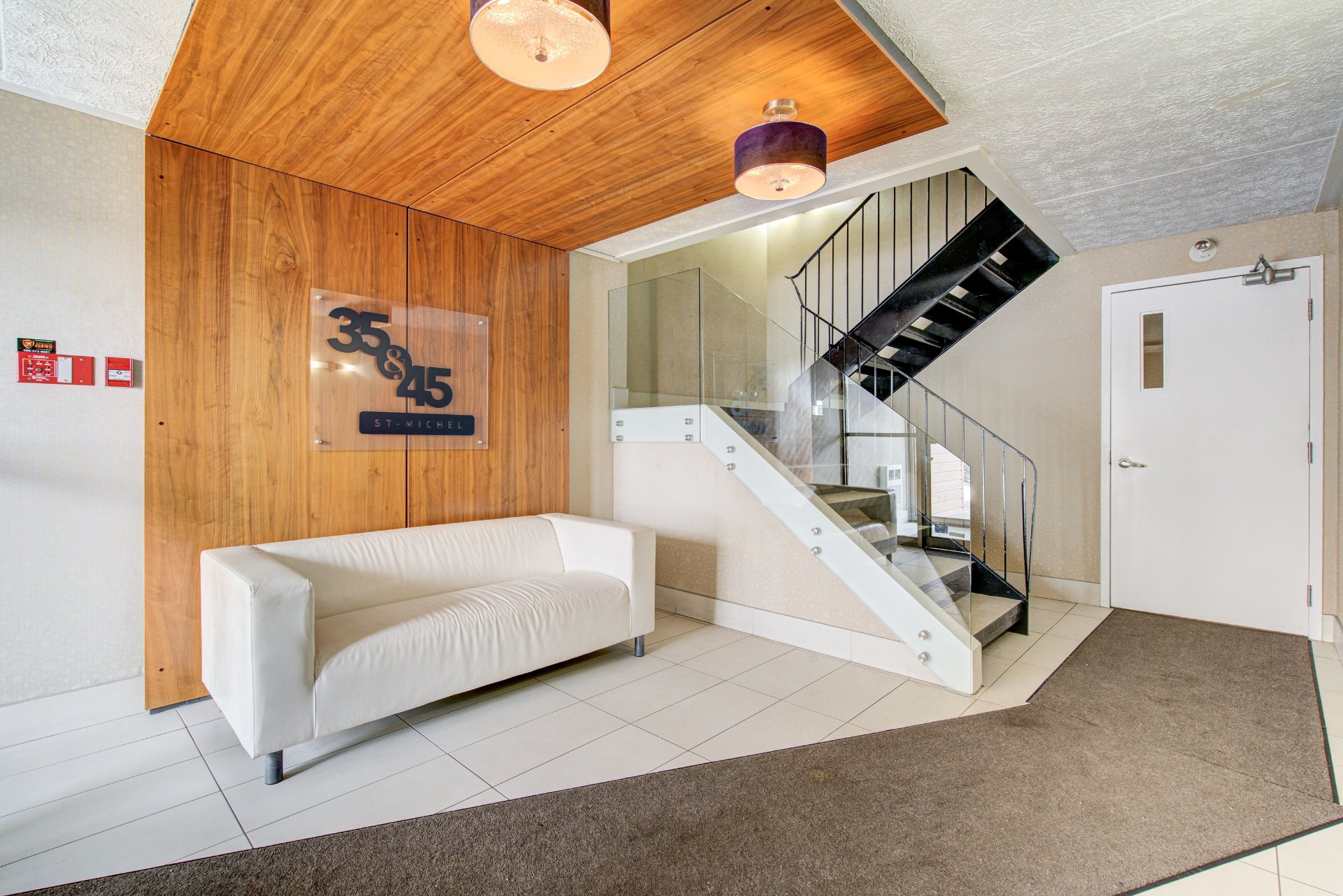 Photo - Hallway
