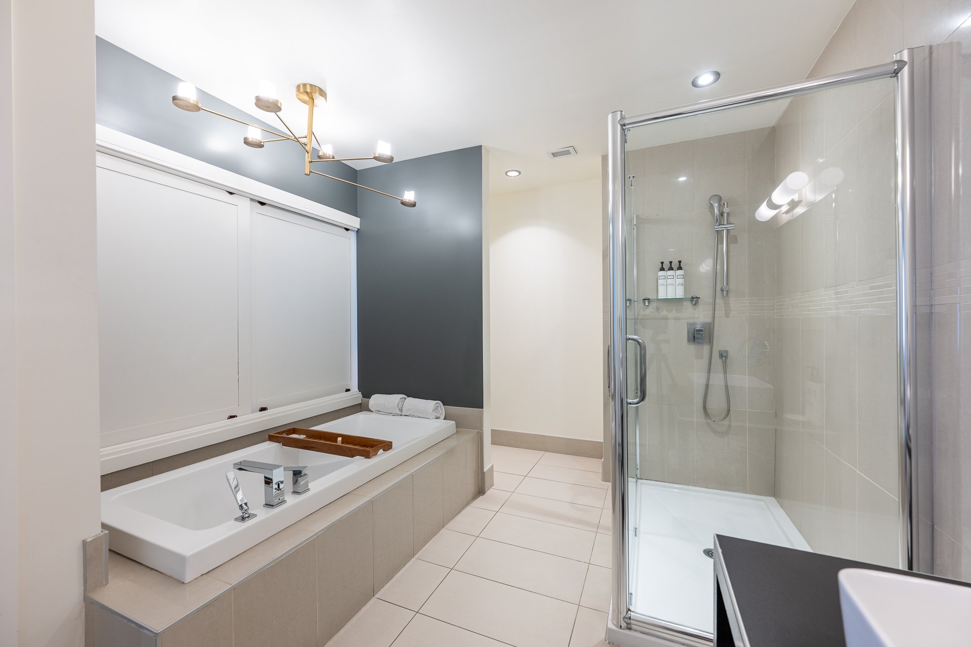 Photo - Salle de bains attenante à la CCP