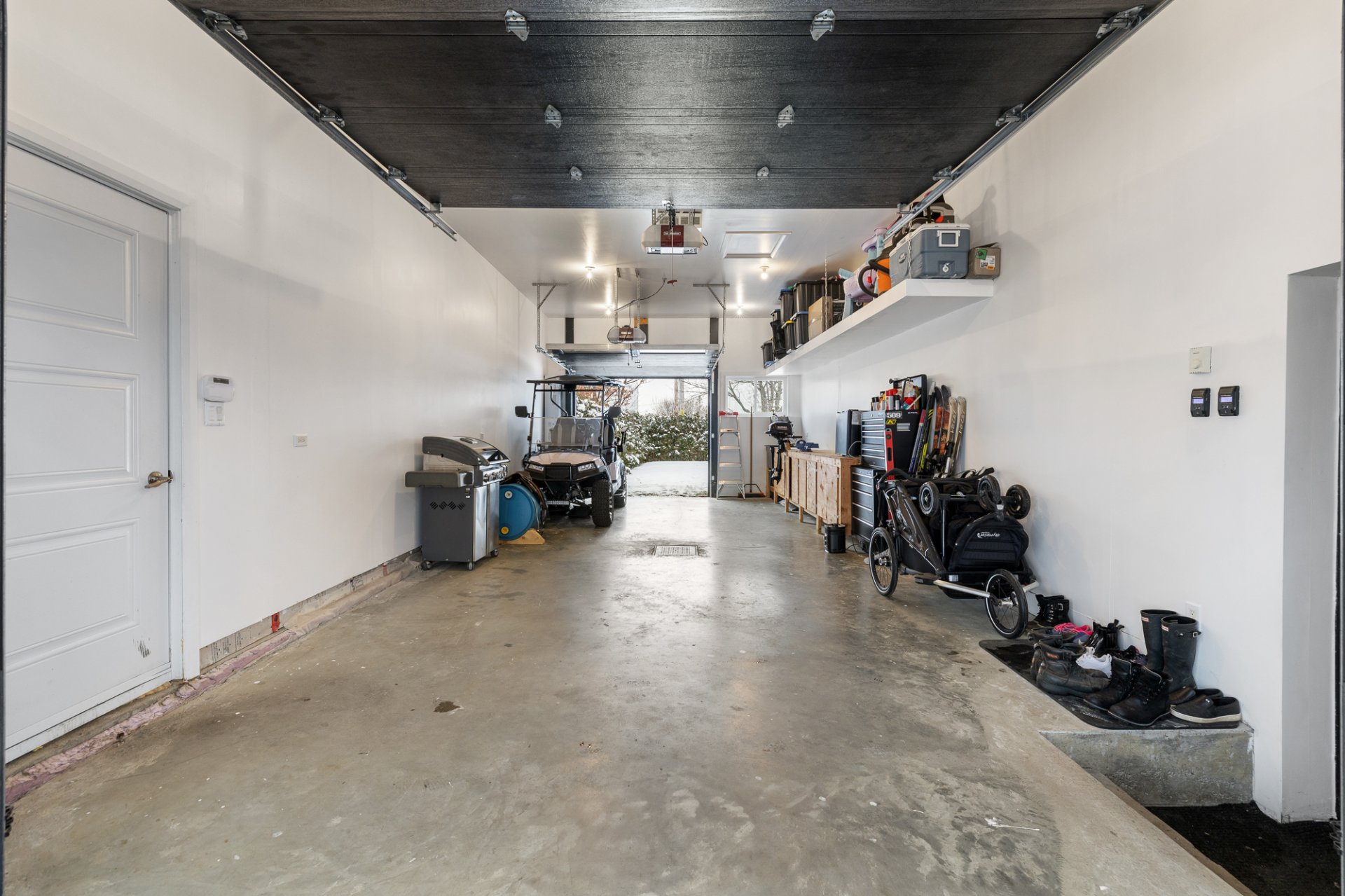 Photo - Garage