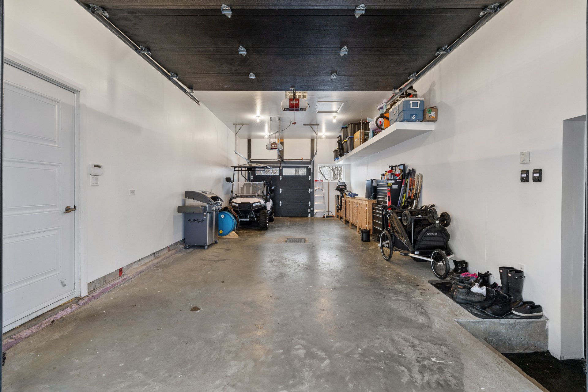 Photo - Garage