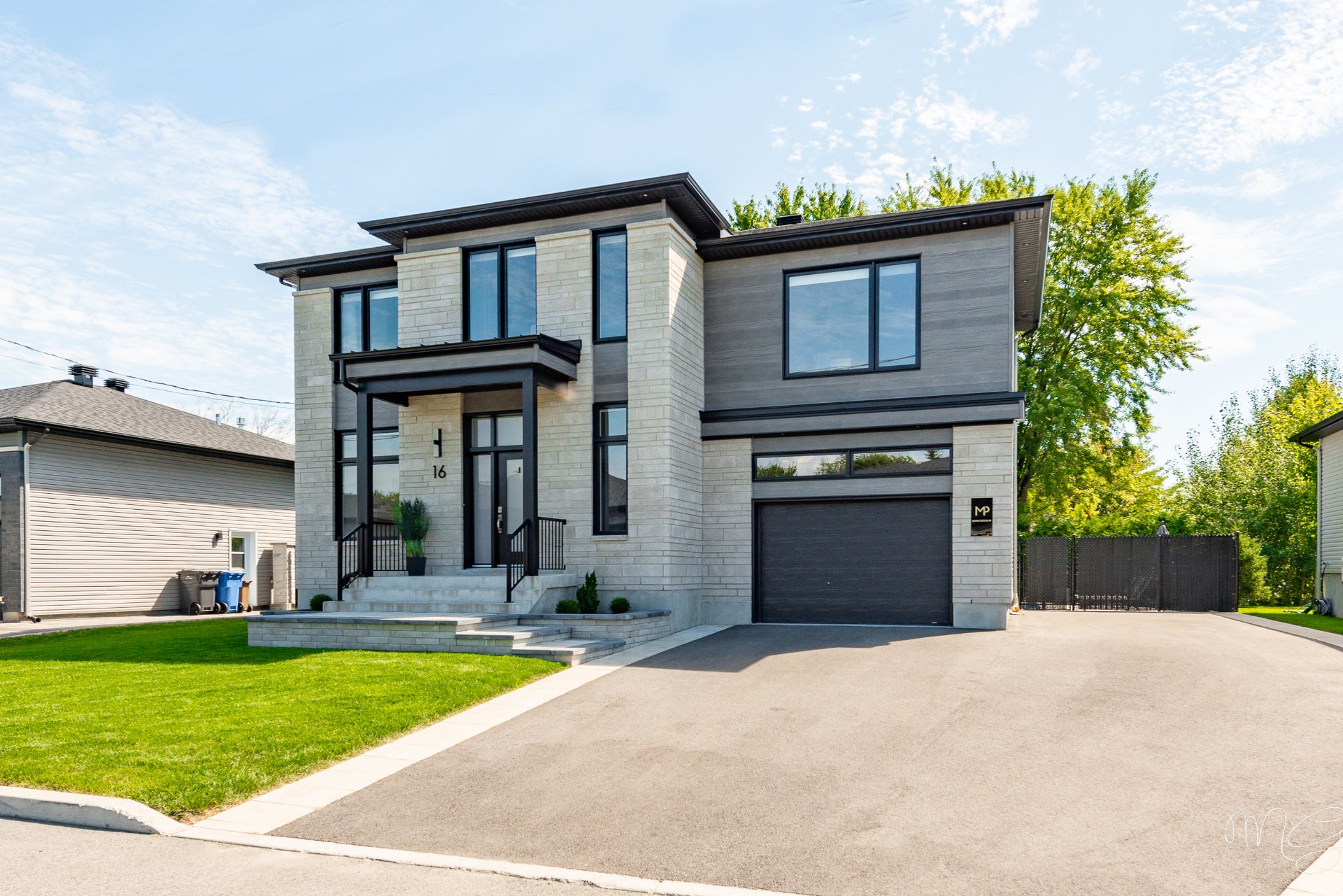 Photo - Stationnement