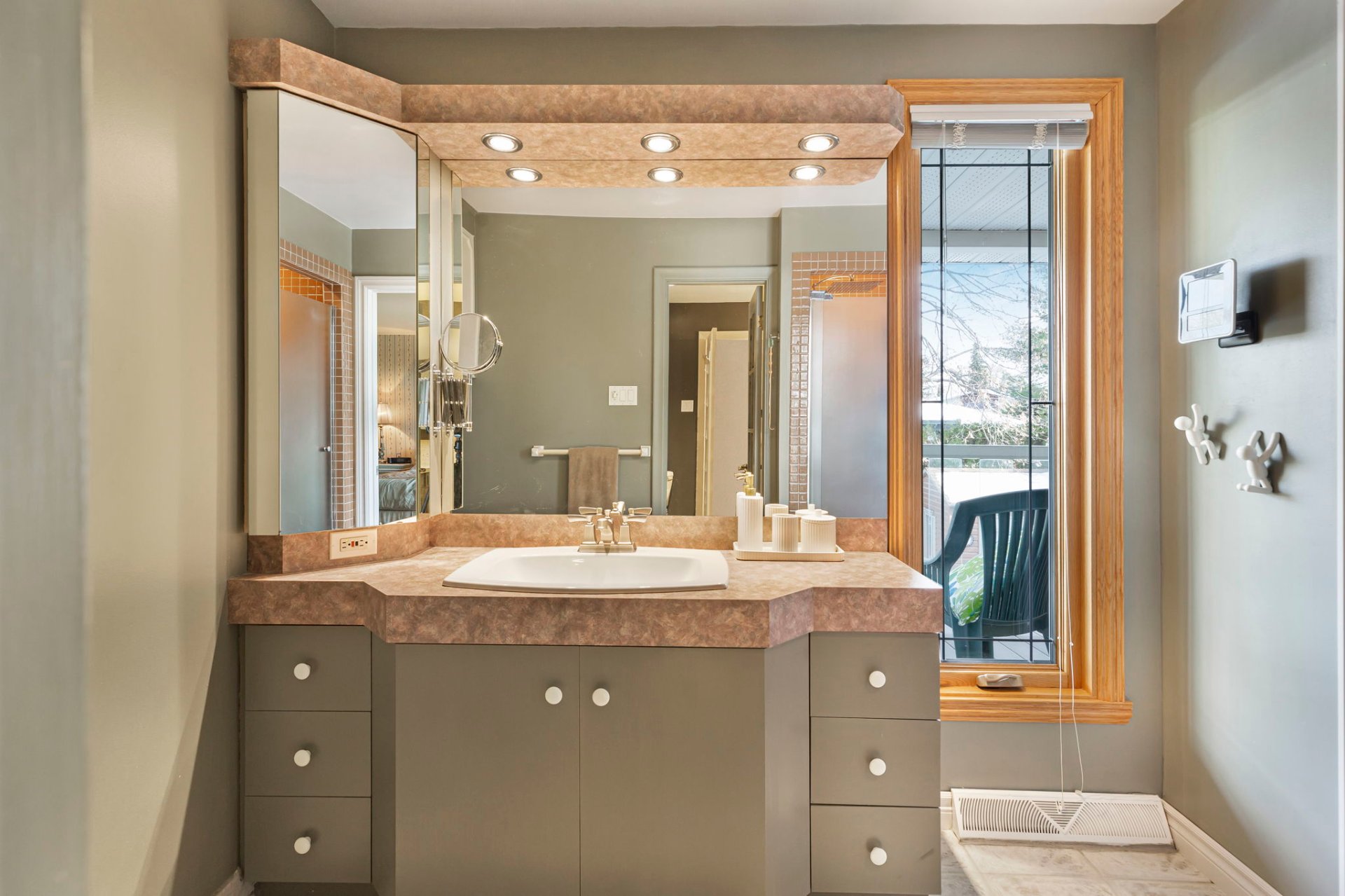 Salle de bains attenante à la CCP