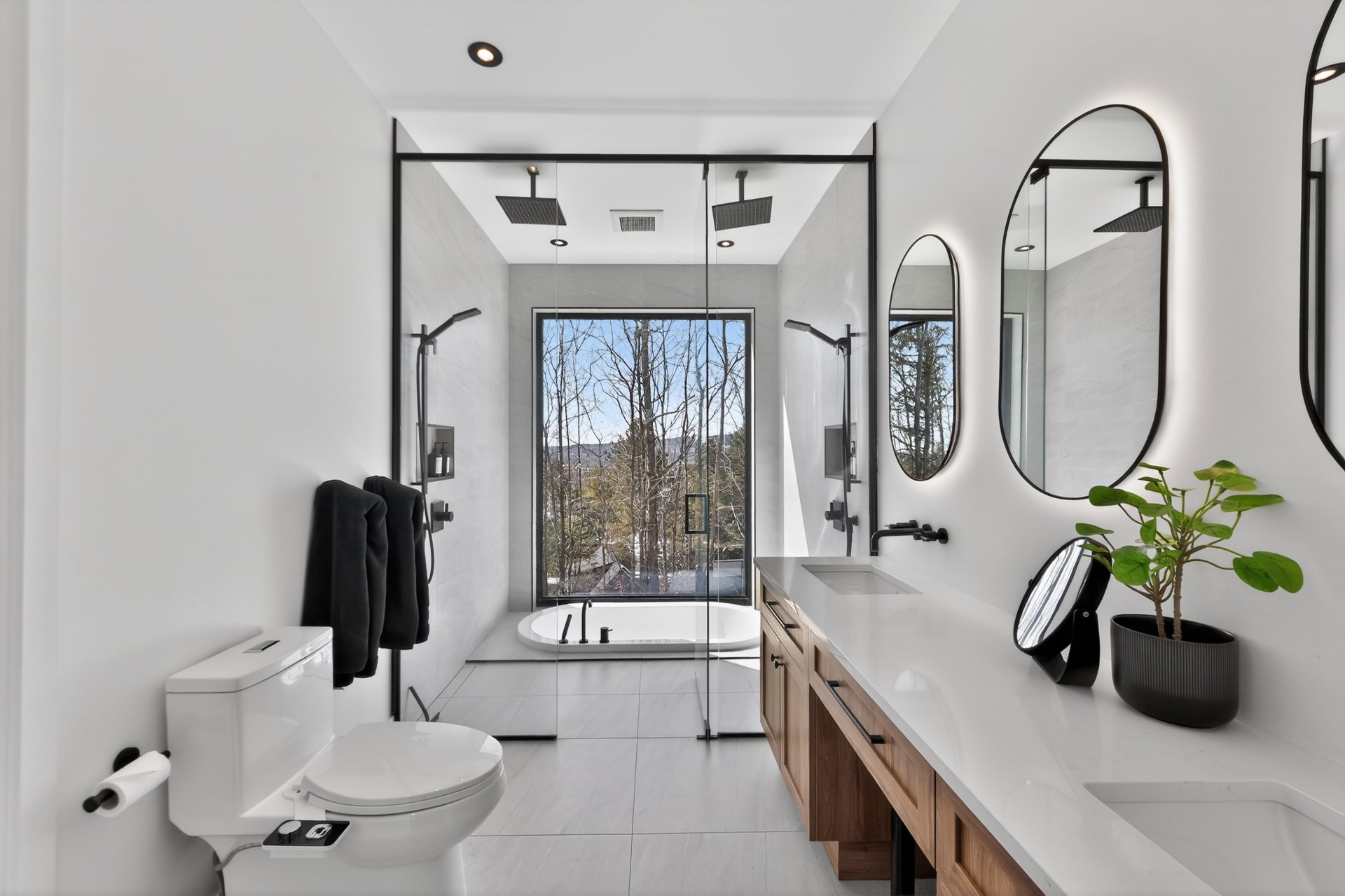 Photo - Salle de bains attenante à la CCP