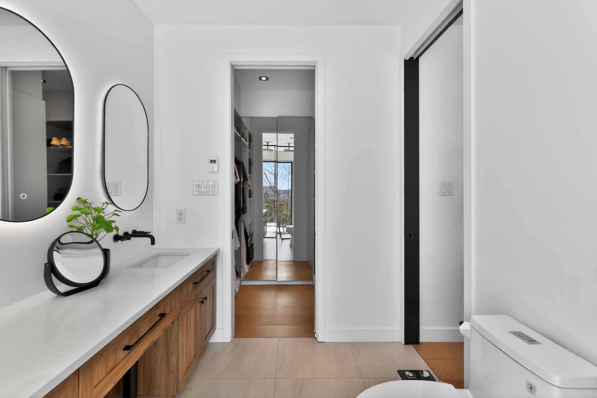 Photo - Salle de bains attenante à la CCP