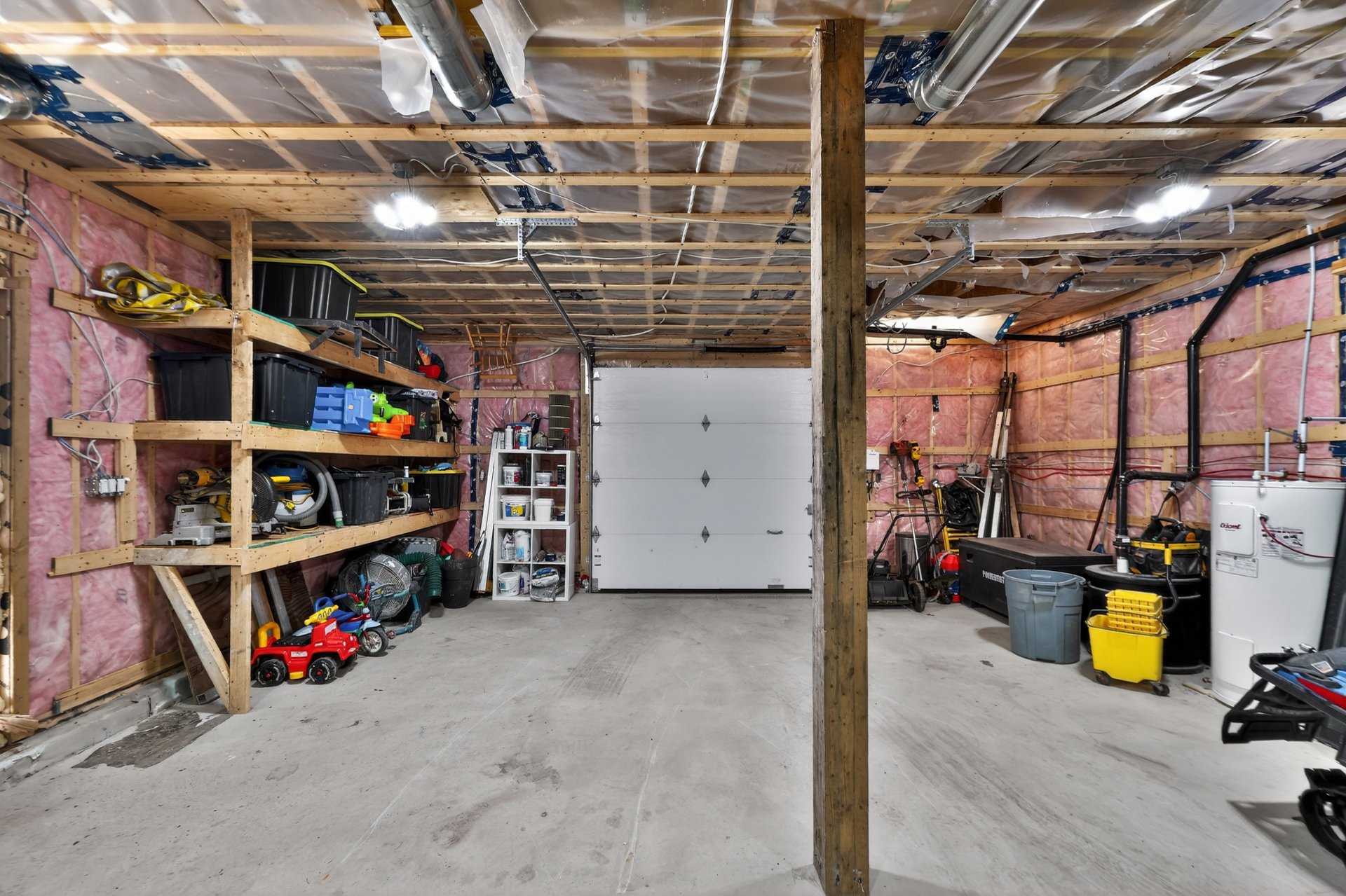 Photo - Garage