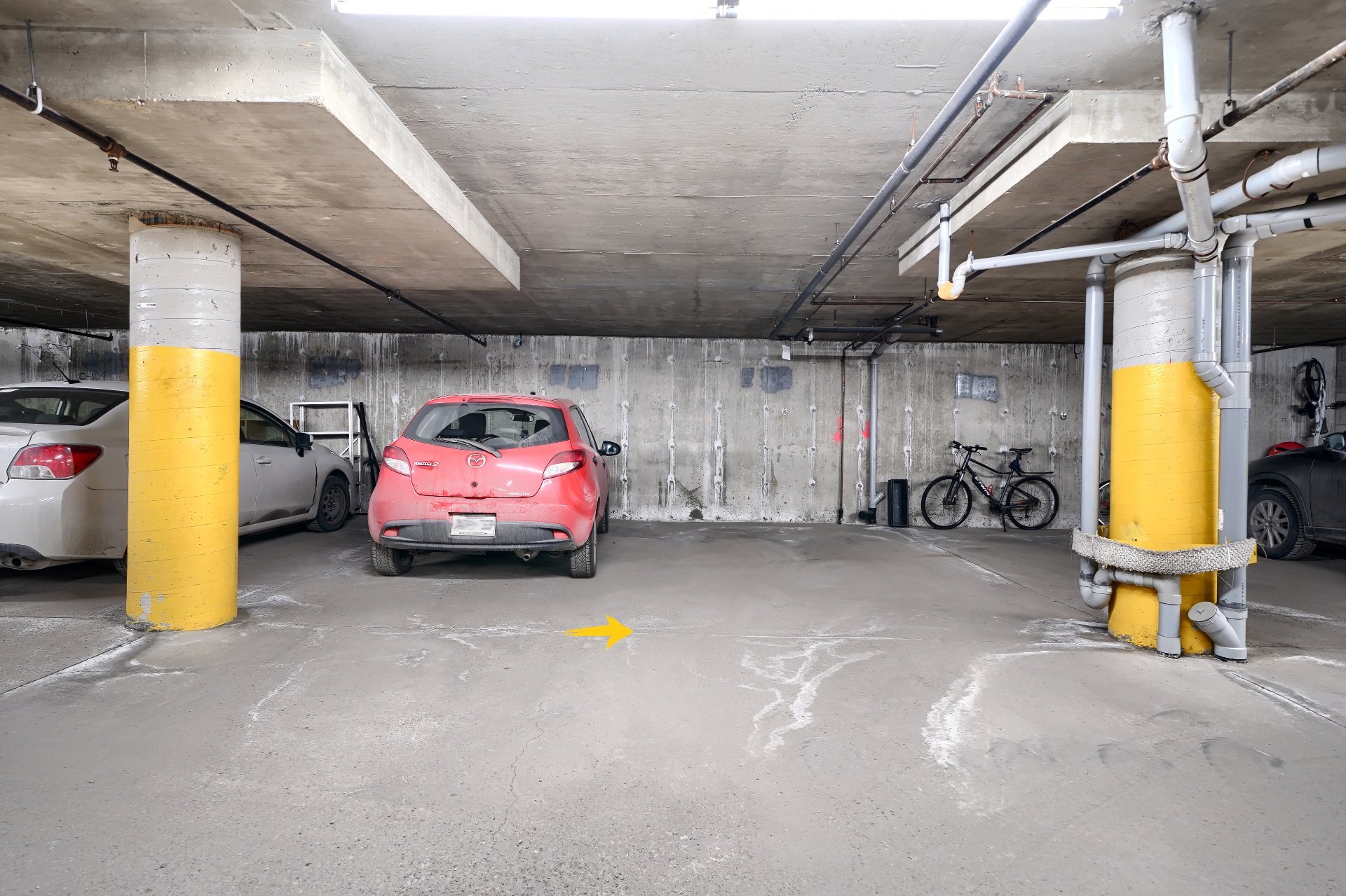 Photo - Garage