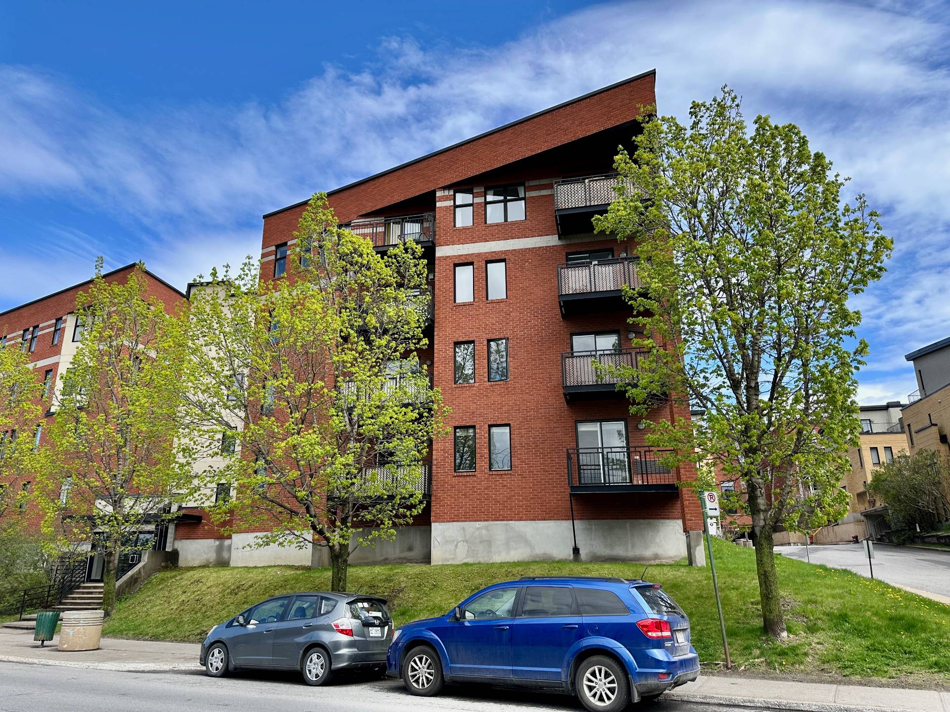 Photo - Façade