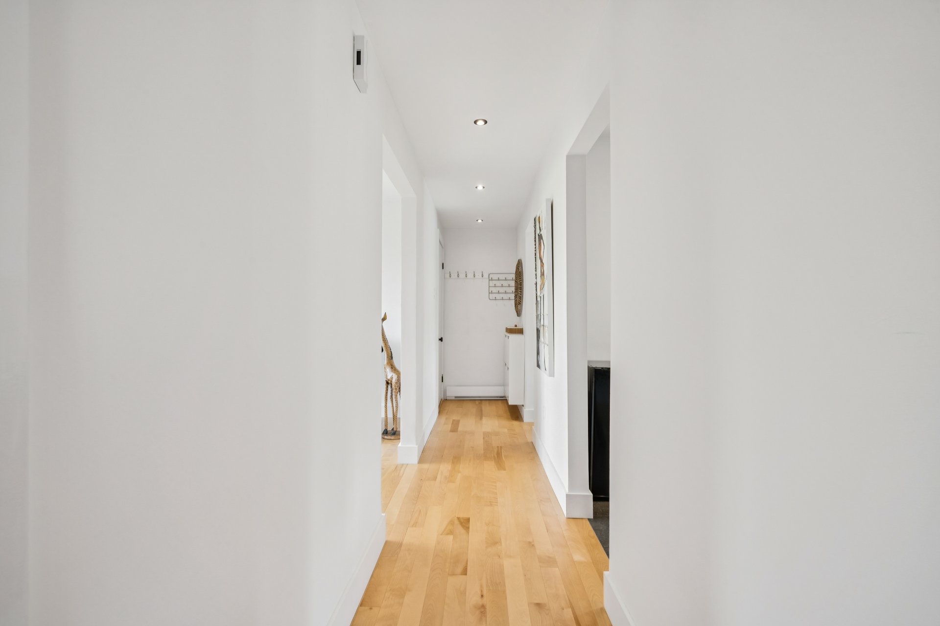 Photo - PASAGEWAY
