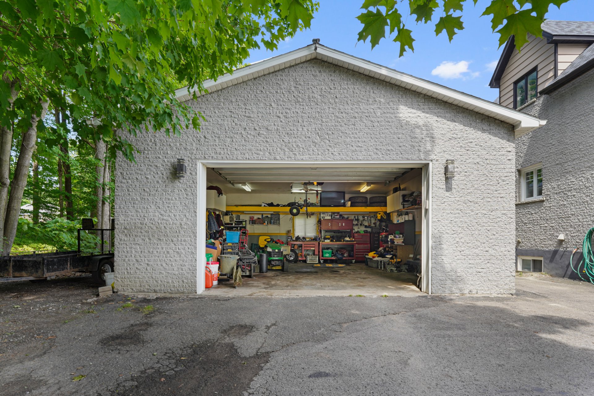 Garage