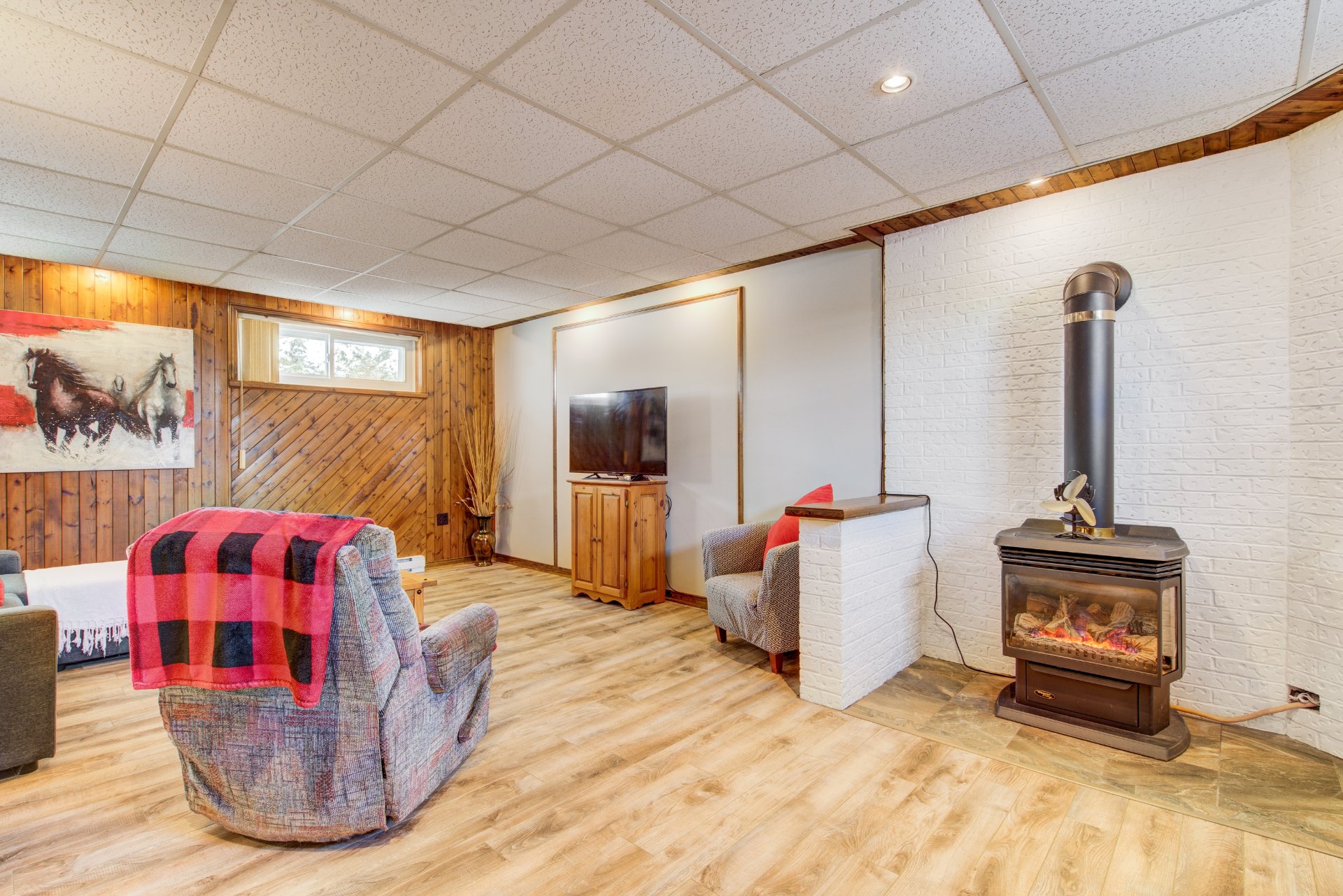 Photo - Family room