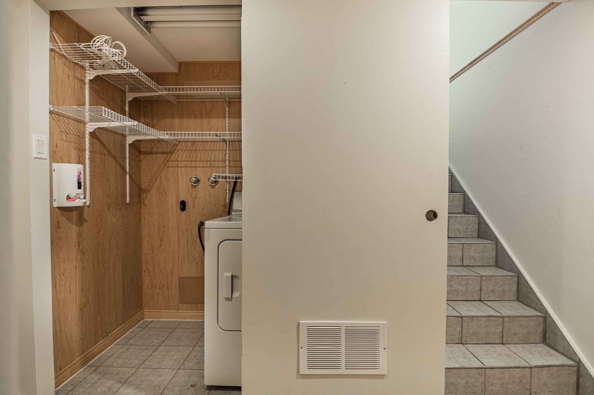 Photo - Laundry room