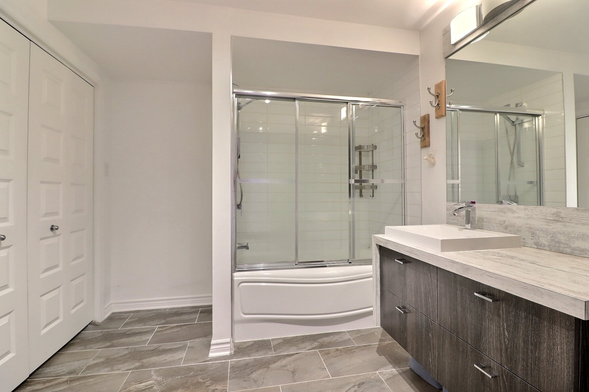 Photo - Bathroom