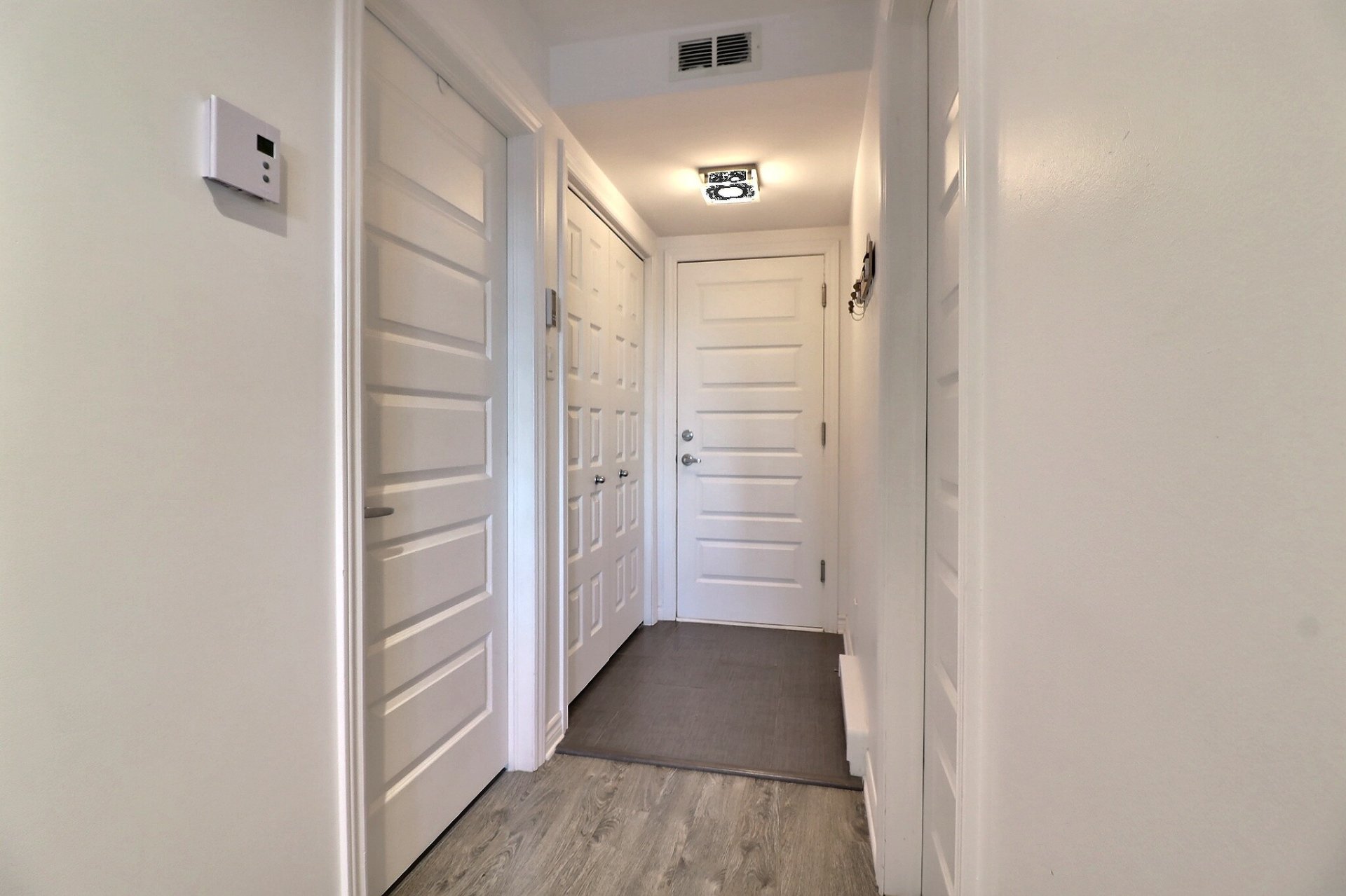 Photo - Hallway