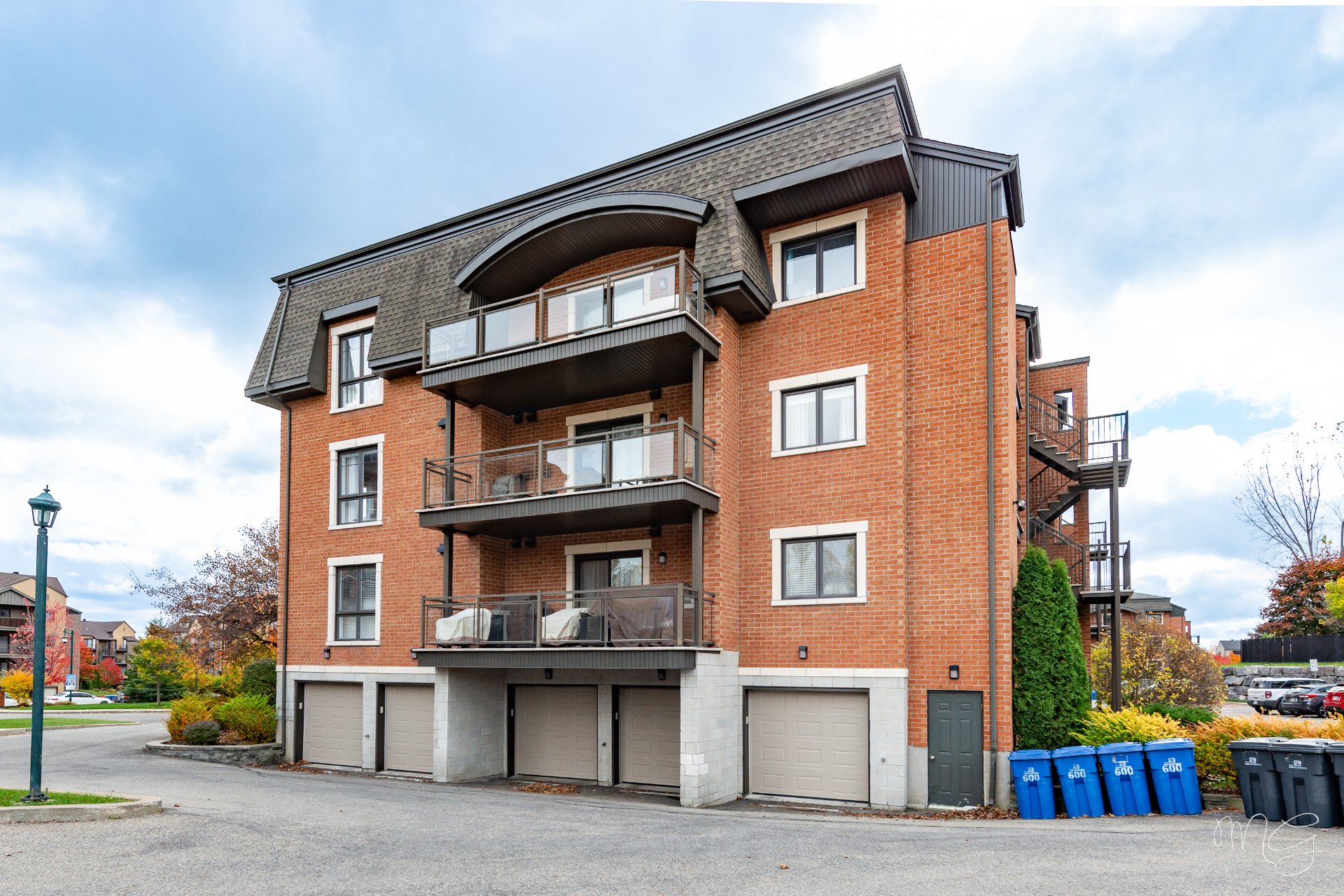 Photo - Stationnement