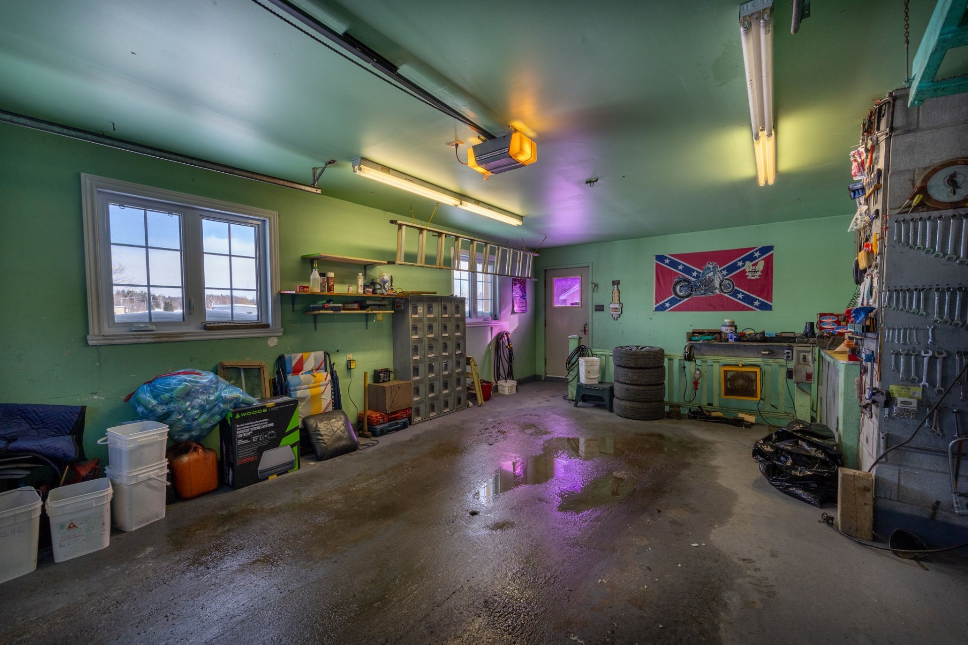 Photo - Garage