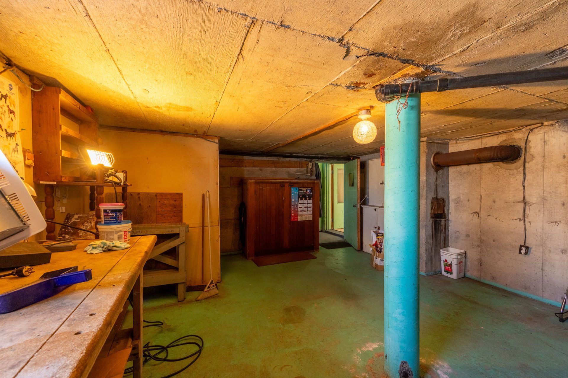 Photo - Garage