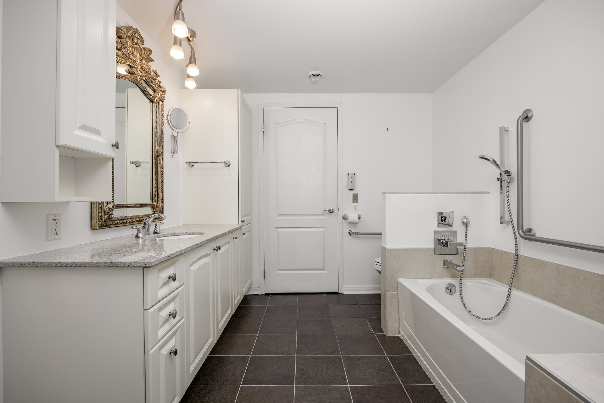 Photo - Bathroom