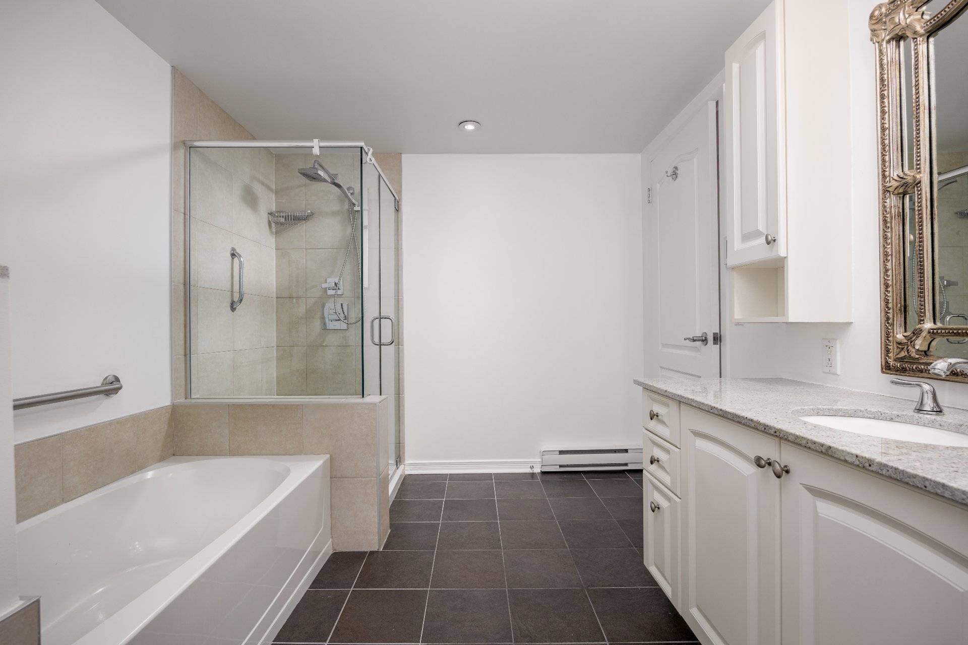 Photo - Bathroom