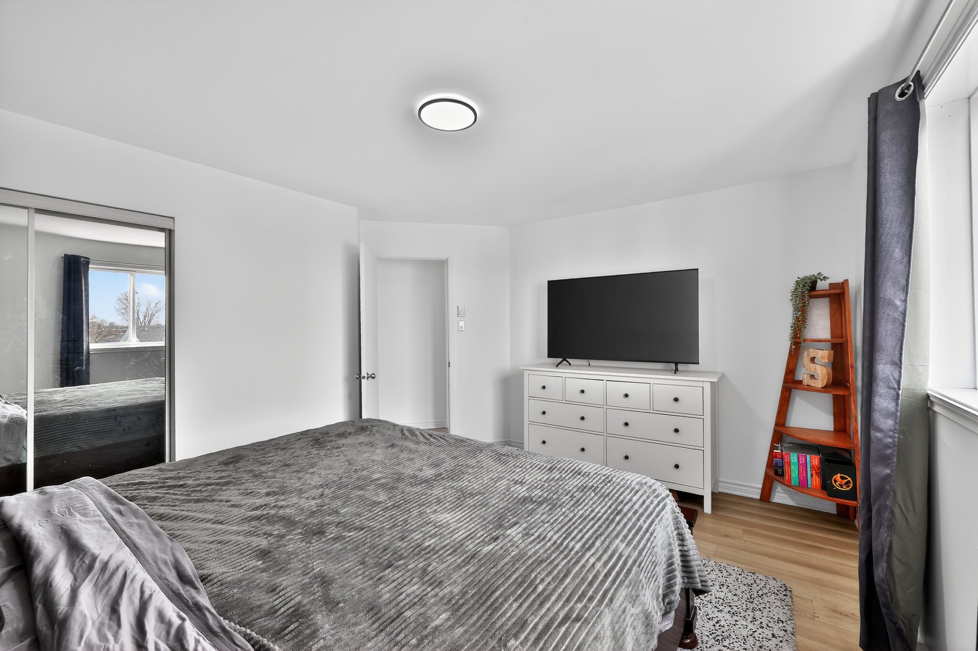 Photo - Primary bedroom