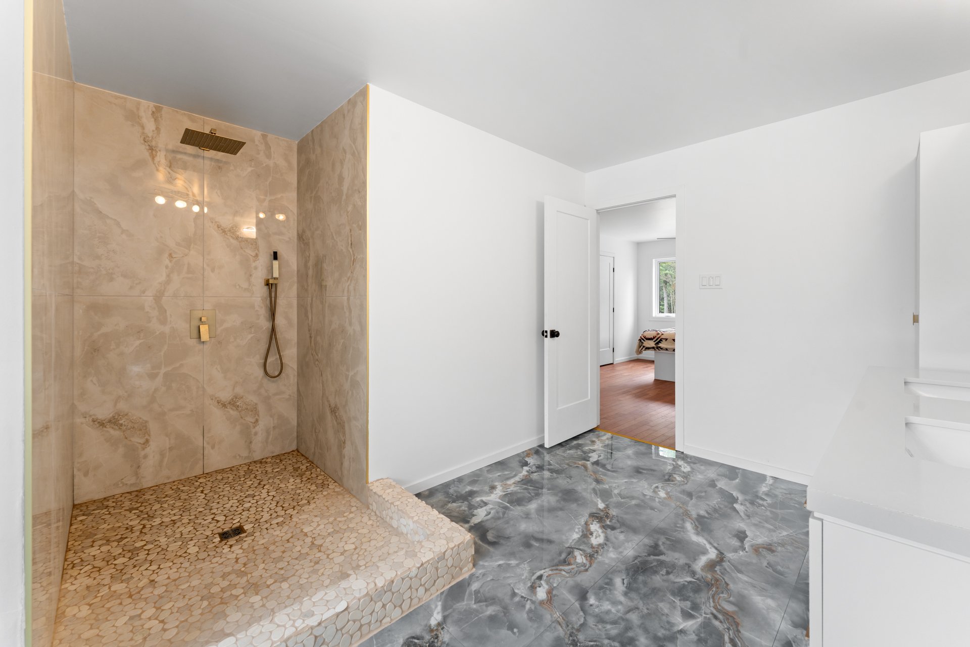 Salle de bains attenante à la CCP