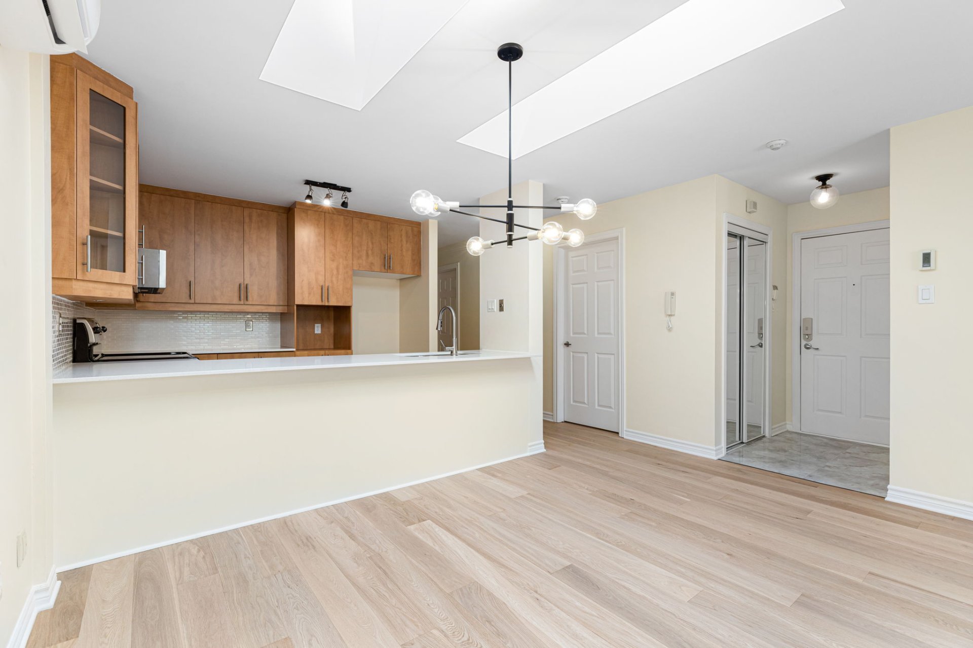 Photo - Dining room