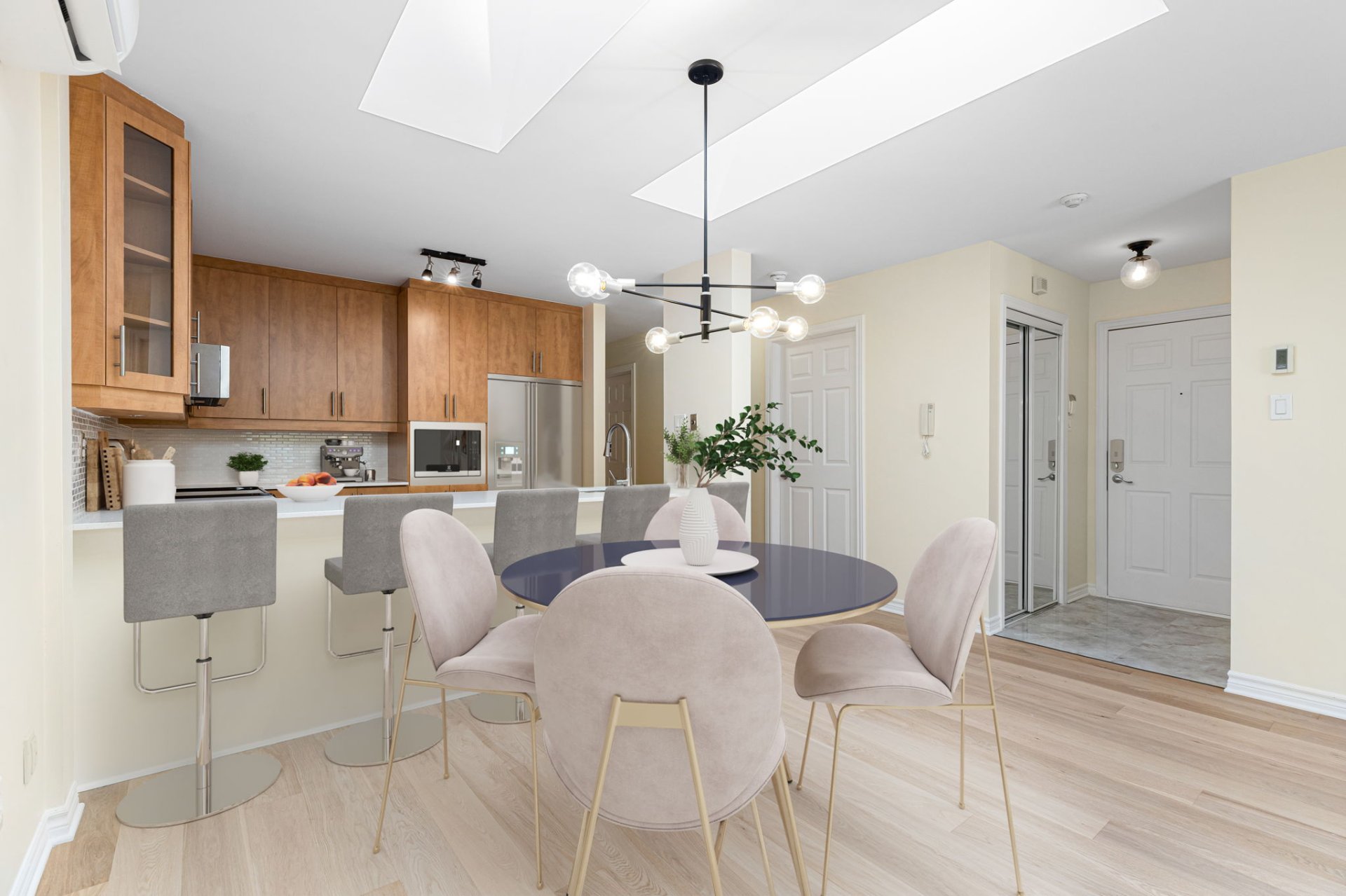 Photo - Dining room