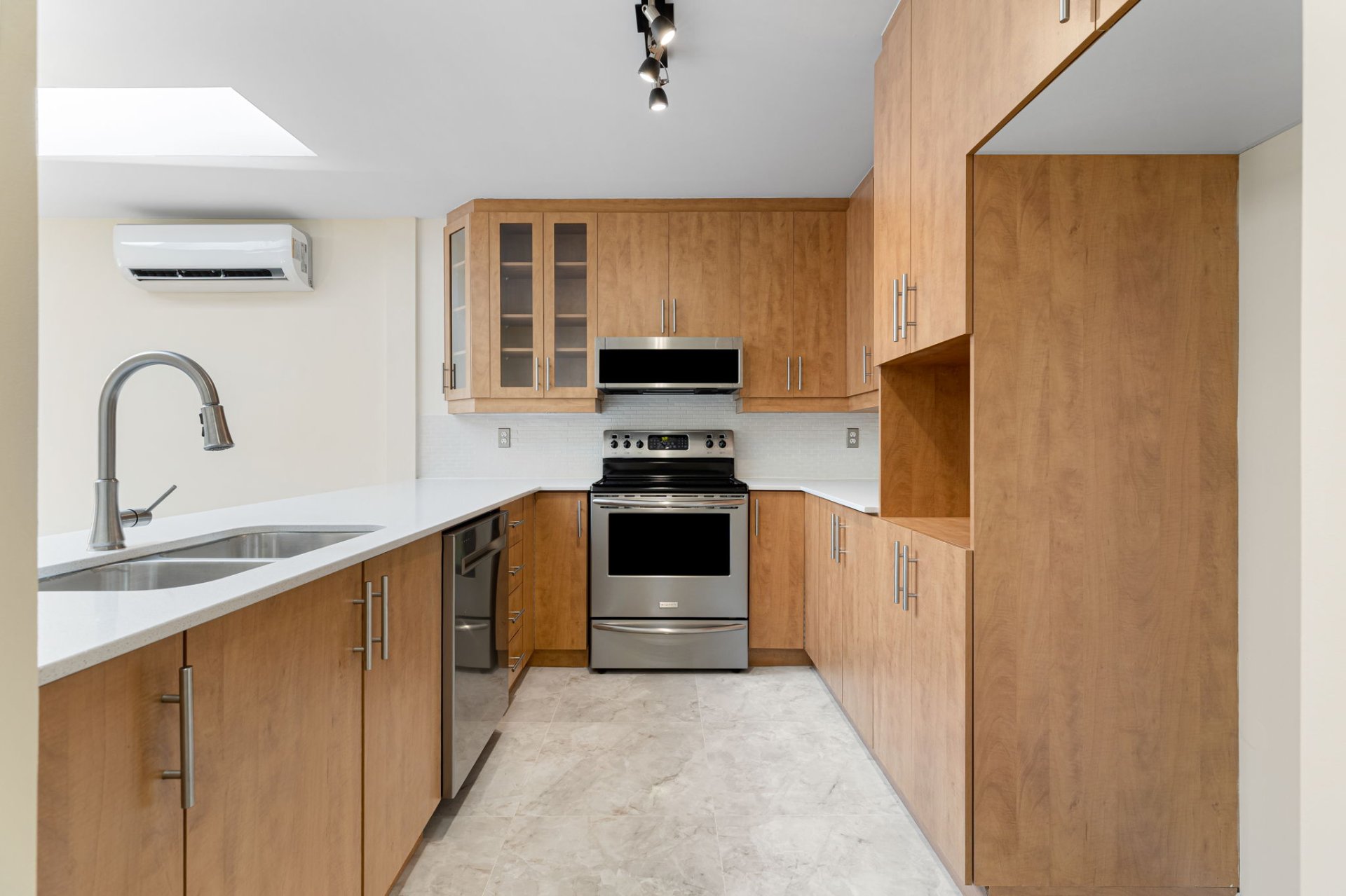 Photo - Kitchen