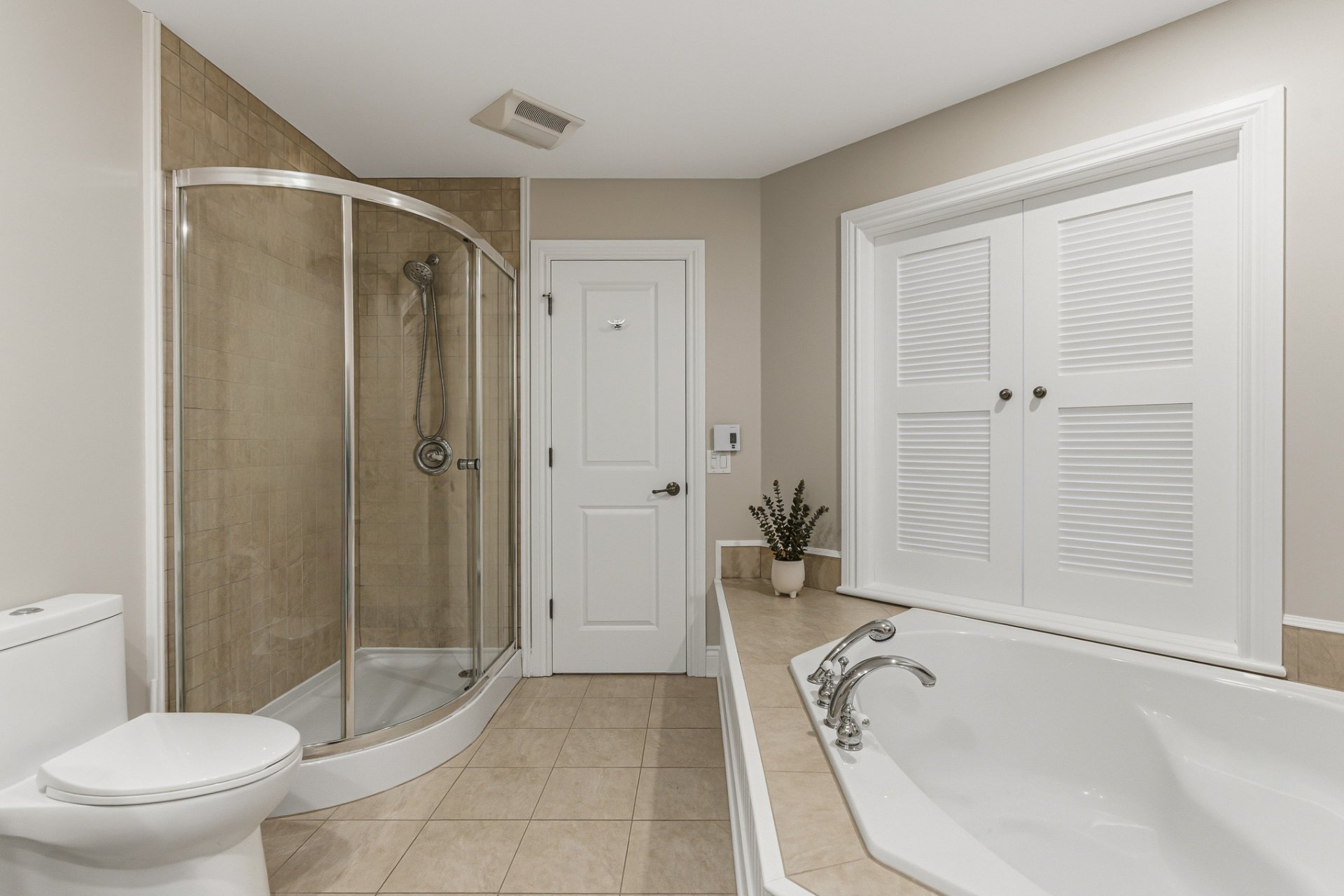 Salle de bains attenante à la CCP