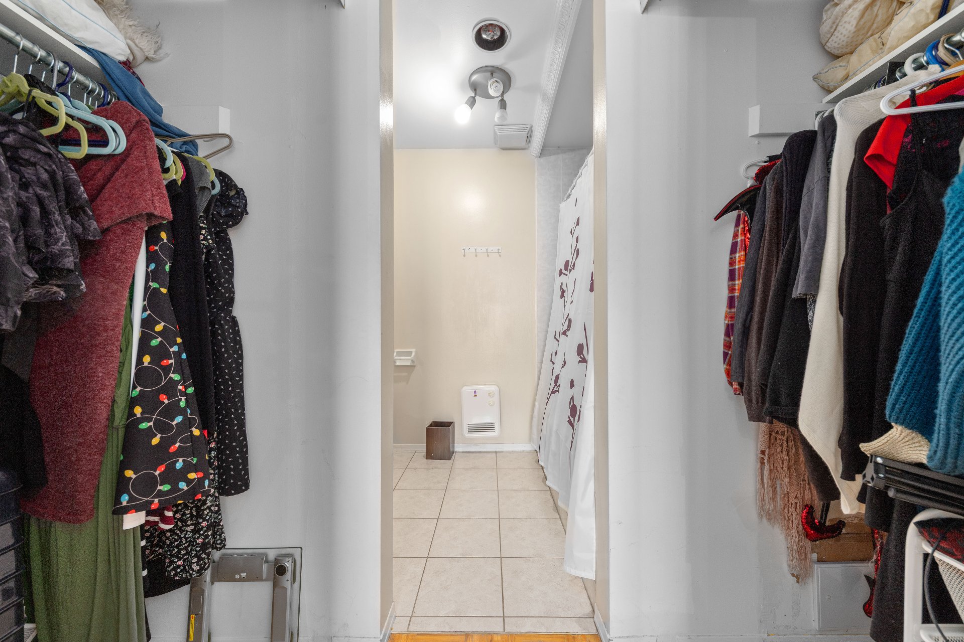 Walk-in closet